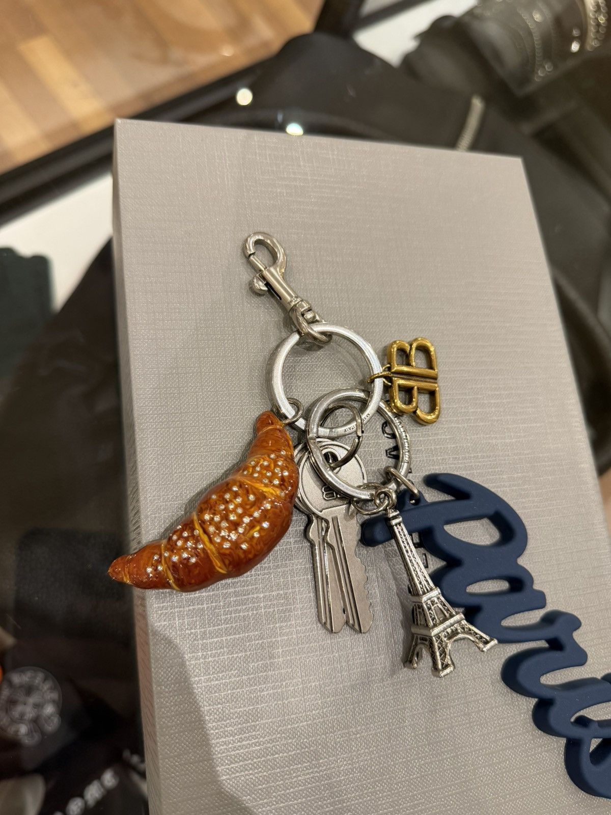 Balenciaga Balenciaga Croissant Key Chain Charms Size ONE SIZE - 2 Thumbnail