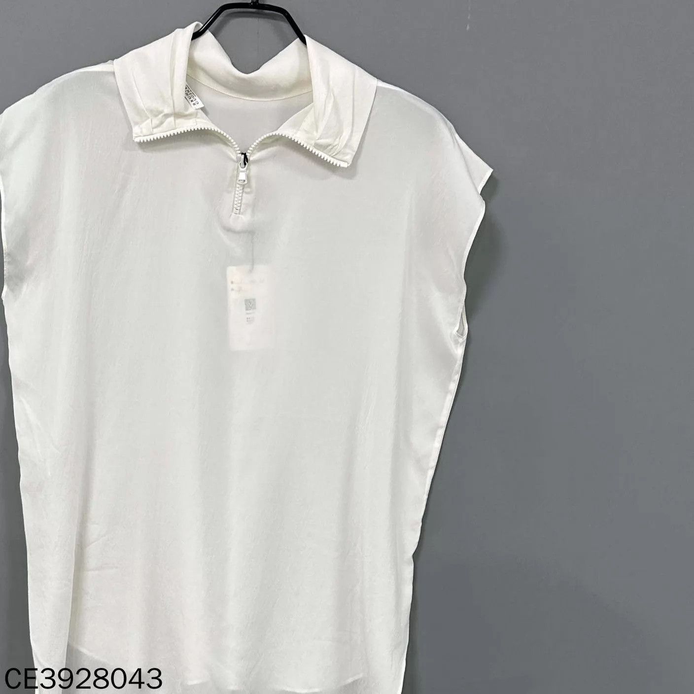 Brunello Cucinelli Brunello Cucinelli women's Cream ice silk top S Size S / US 4 / IT 40 - 2 Thumbnail