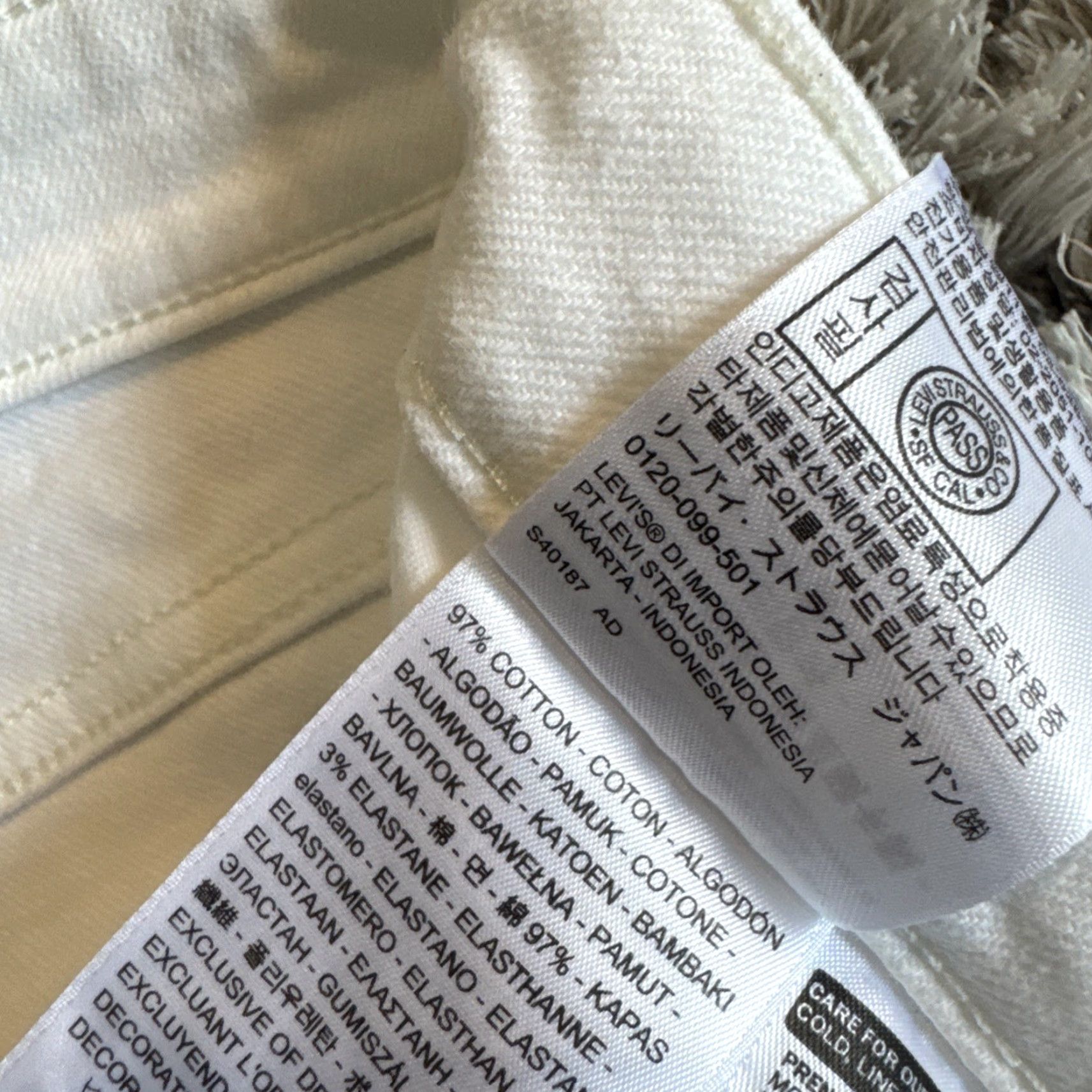 Levi's VINTAGE Levi's Bermuda Short Jorts White Women 22W Shorts Size 40" / US 18 - 6 Thumbnail