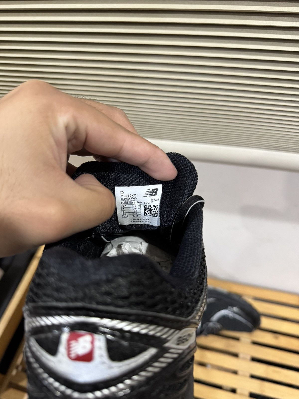 New Balance New Balance 860V2 Black Grey Metallic Mens US 5.5 38 Size US 5.5 / EU 38 - 6 Thumbnail