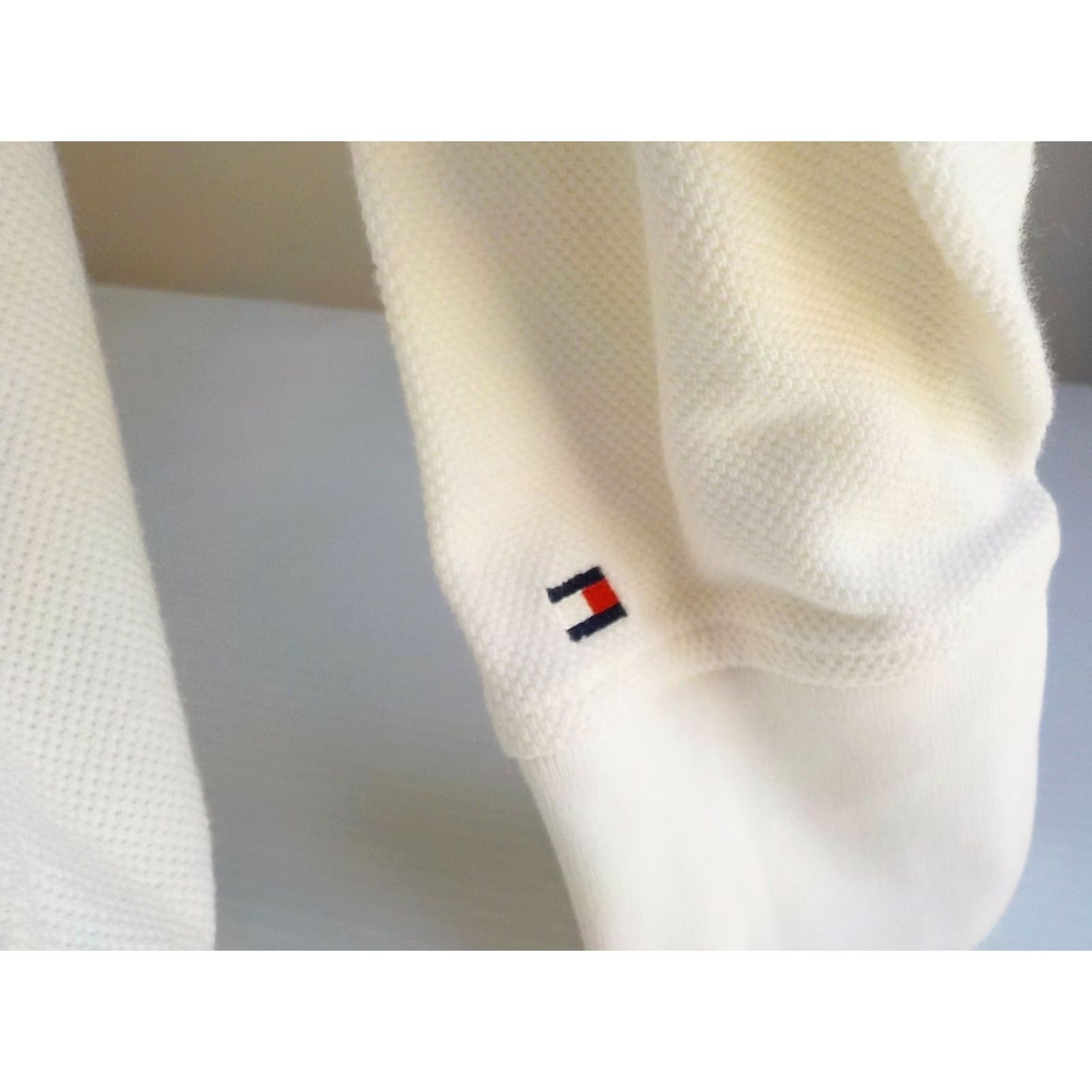 Tommy Hilfiger TOMMY HILFIGER Mens LS Rugby Shirt HILFIGER Spellout Ivory/Red/Blue LARGE Rugby Shirt Mens L Ivory Red Blue Size US L / EU 52-54 / 3 - 4 Thumbnail