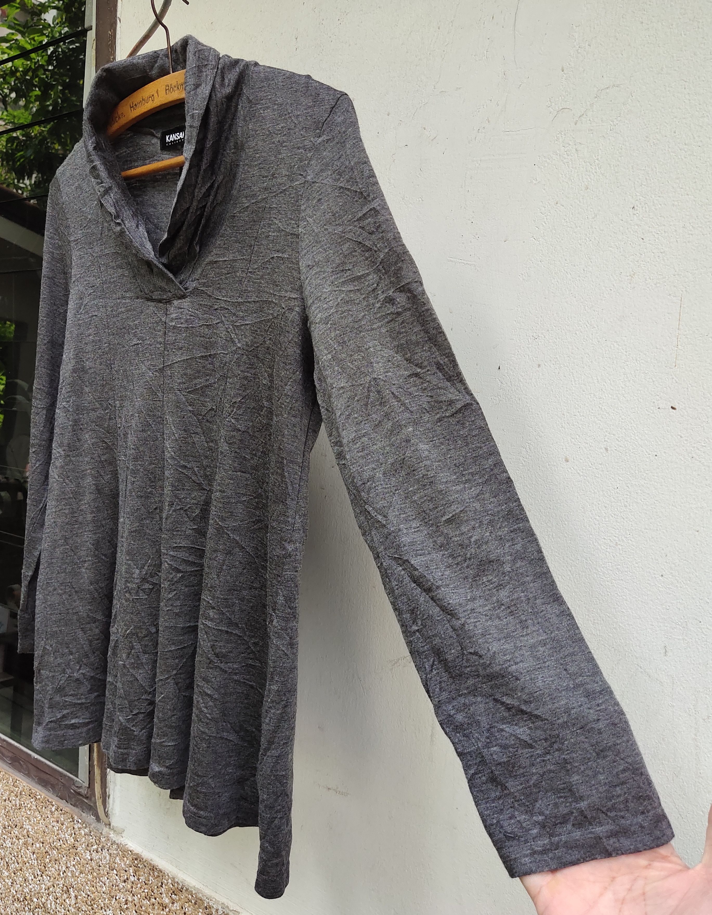 Kansai Yamamoto (S224) Kansai BIS Gray Acrylic Pullover Shawl Blouse Sz 9 Size S / US 4 / IT 40 - 3 Thumbnail