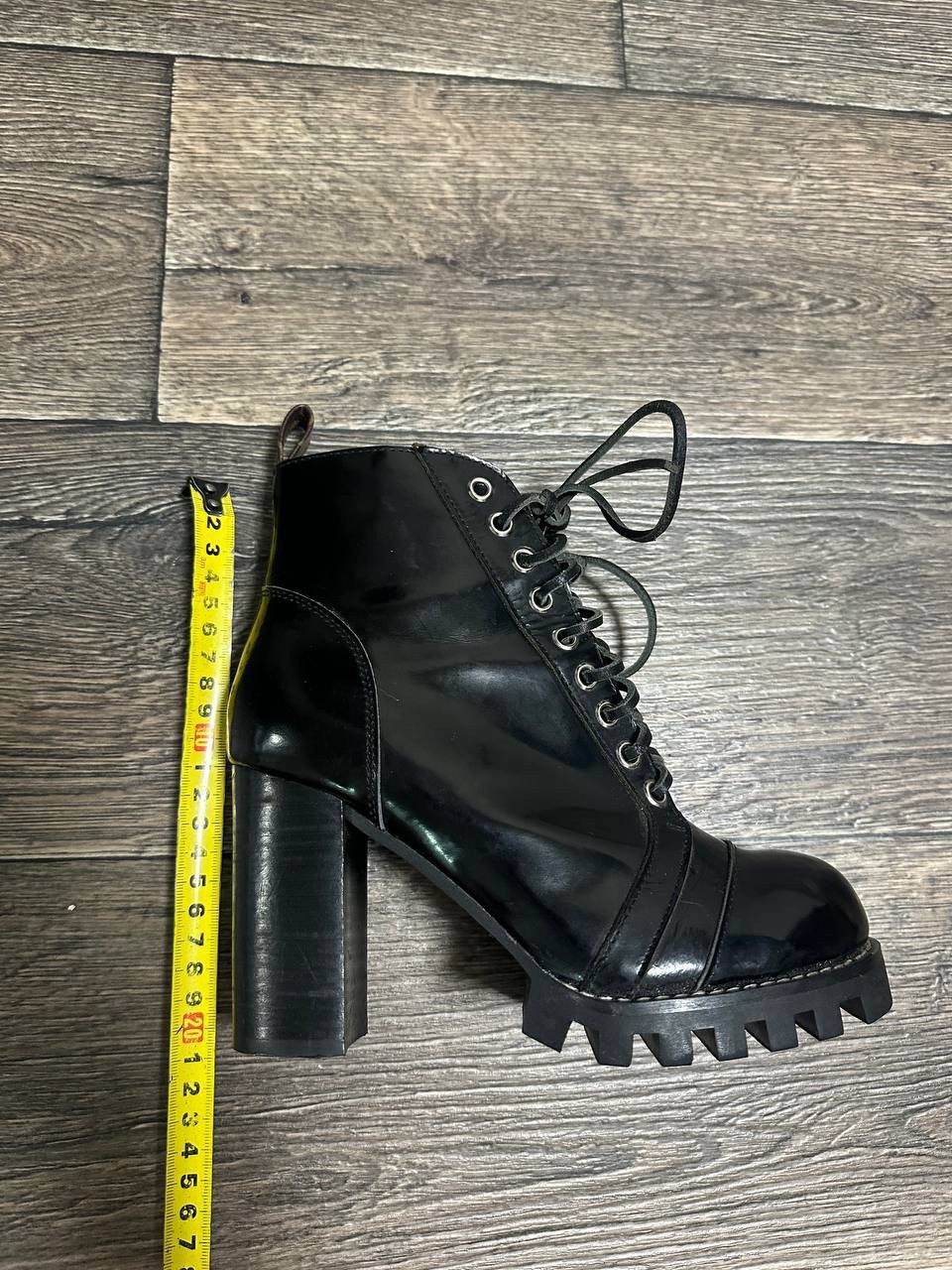 Louis Vuitton LOUIS VUITTON Boots Black leather Women heels size 37 Size US 7 / IT 37 - 6 Thumbnail
