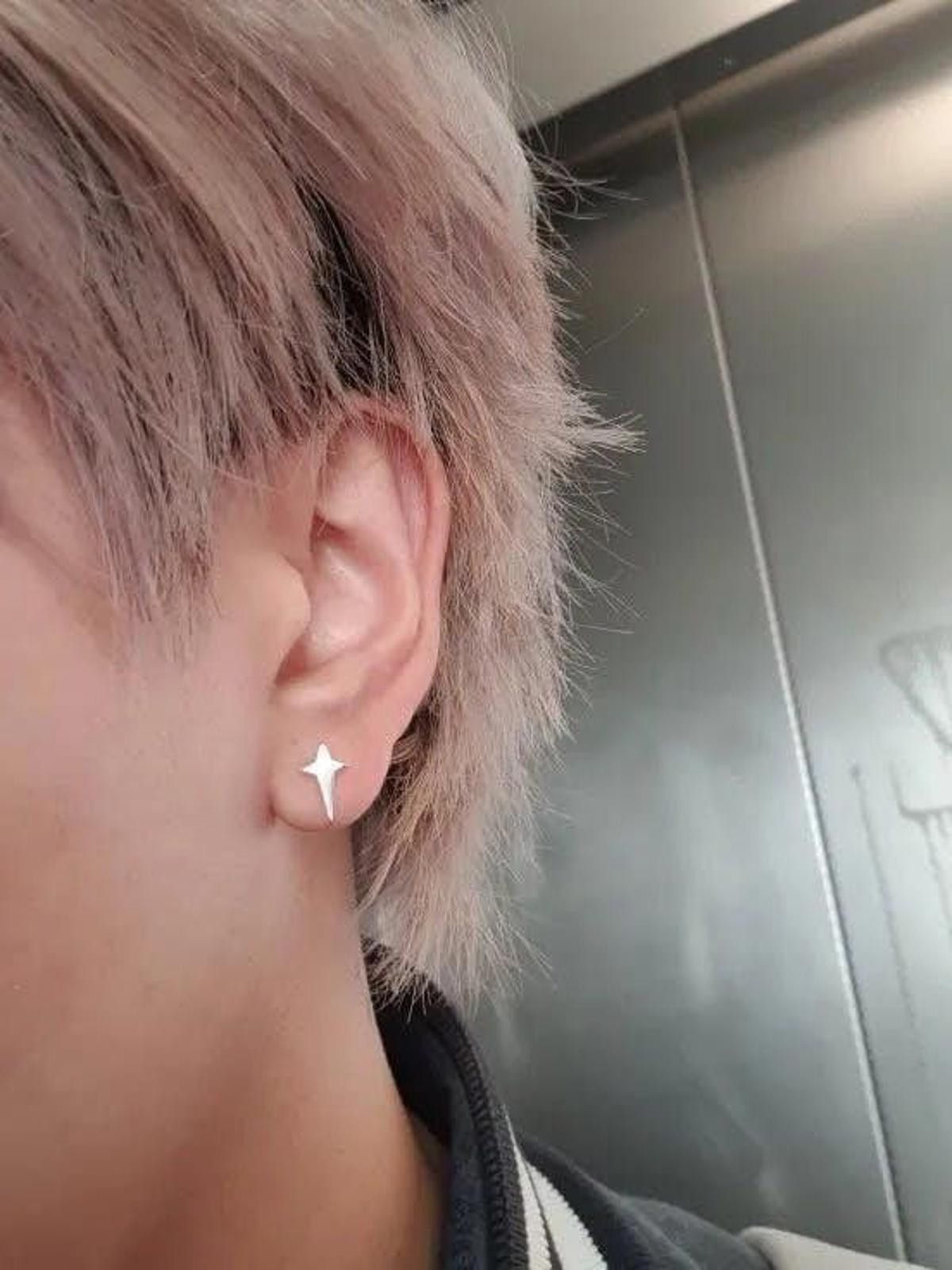 Other 4 Point Star Stud Earring Size ONE SIZE - 7 Thumbnail