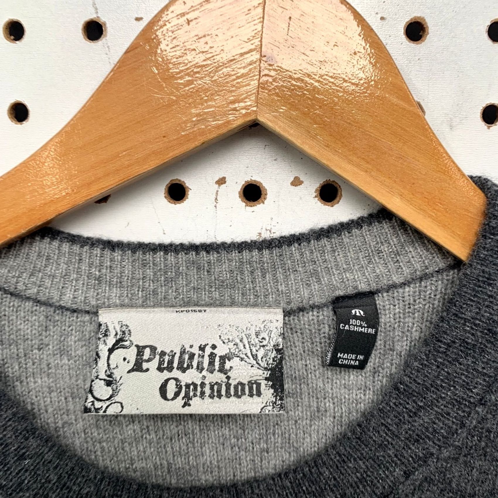 Vintage Public Opinion 100% Cashmere Sweater Mens M Gray Crewneck Pullover Knit Winter Business Casual Socks? Size US M / EU 48-50 / 2 - 3 Thumbnail