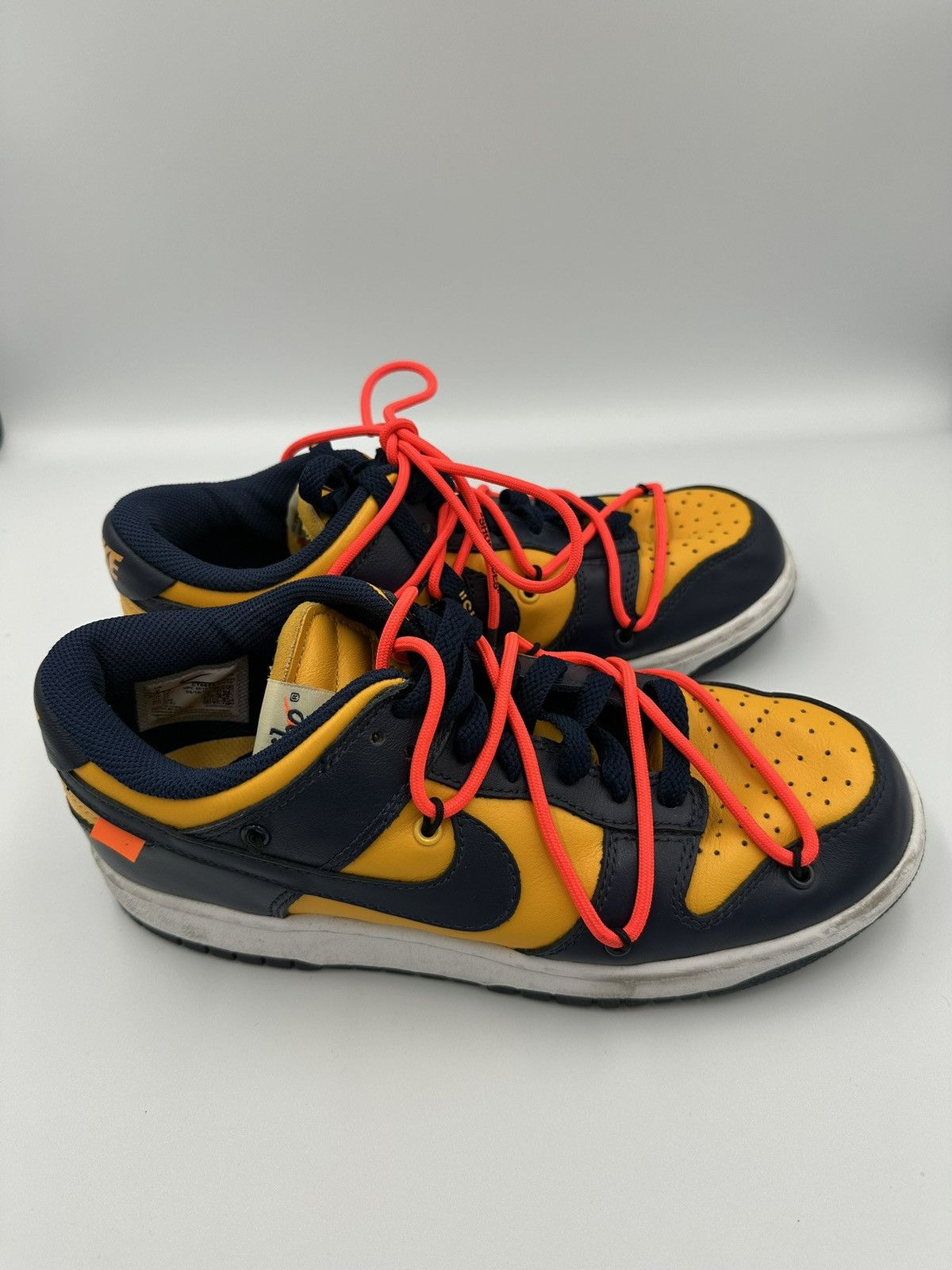 Nike × Off-White Nike Dunk Low Off White University Gold Size US 6 / EU 39 - 4 Thumbnail