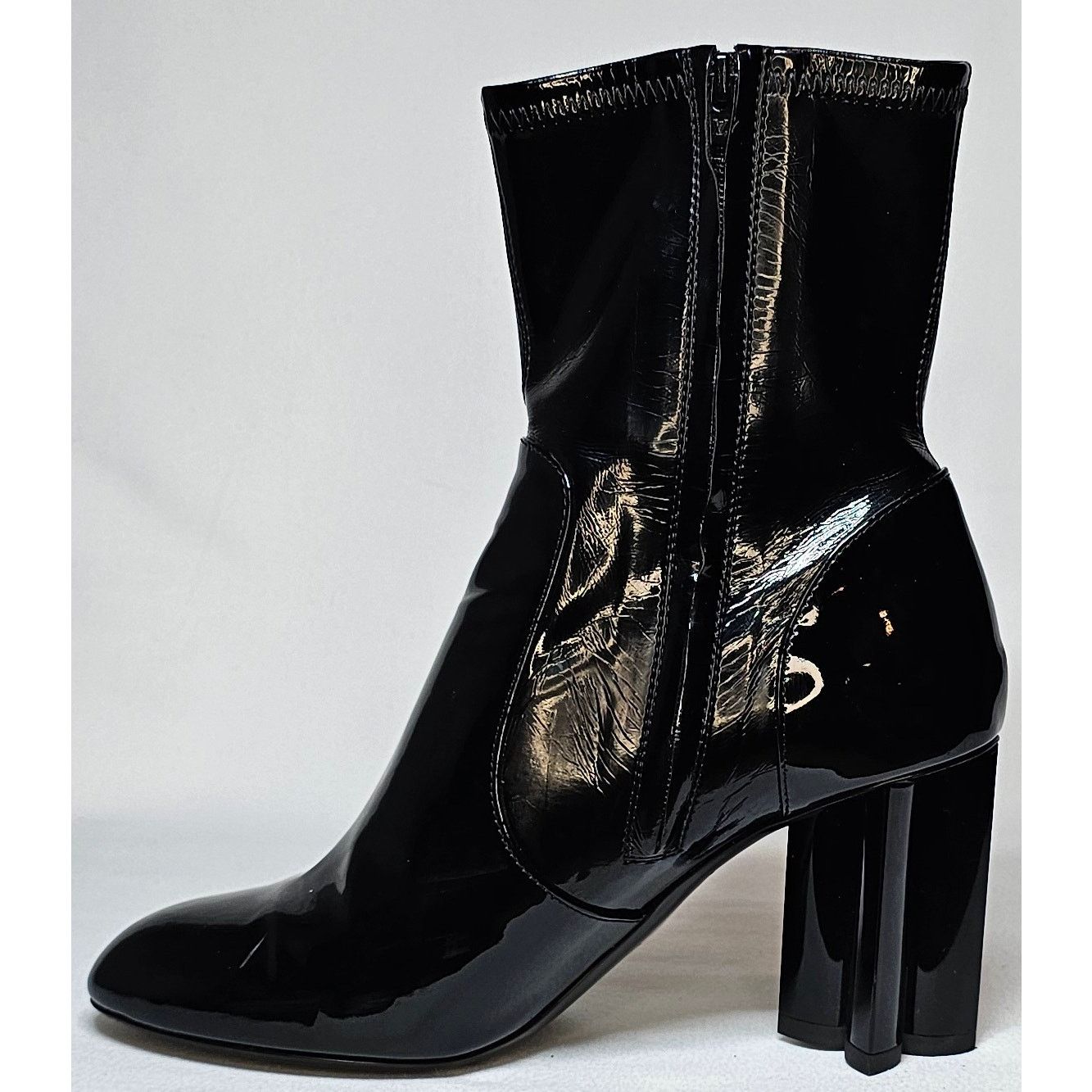 Louis Vuitton Louis Vuitton Silhouette Ankle Boot in Black Patent Leather Size US 6.5 / IT 36.5 - 10 Thumbnail