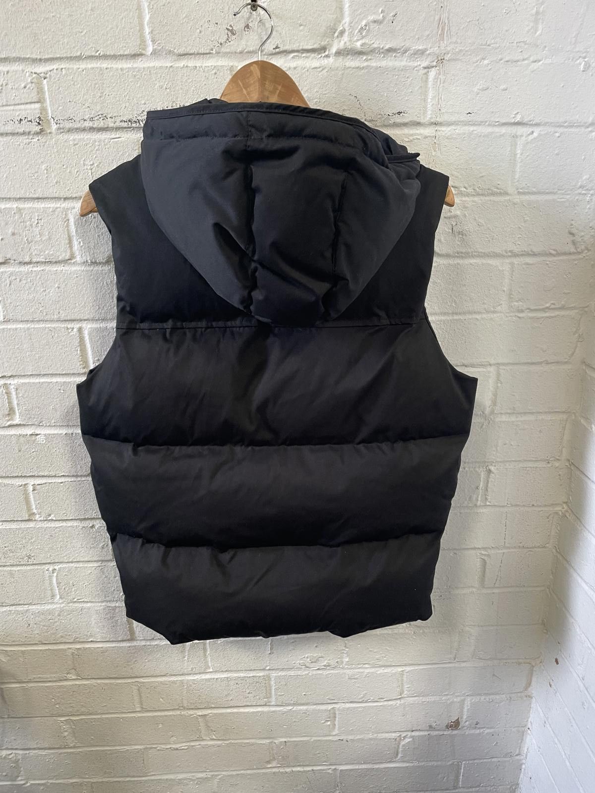 Zara Zara Men's Black Puffer Vest with Hood Size US S / EU 44-46 / 1 - 4 Thumbnail