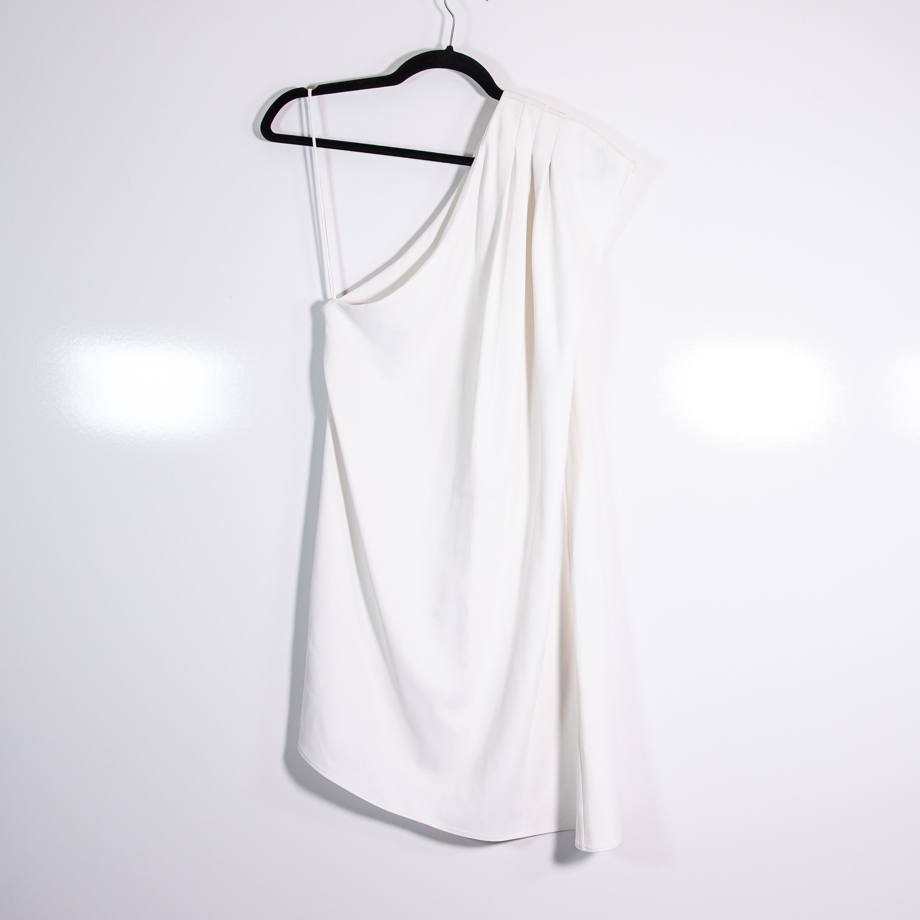 Alice + Olivia Alice + Olivia Crepe Pleated One Shoulder Size S / US 4 / IT 40 - 4 Thumbnail
