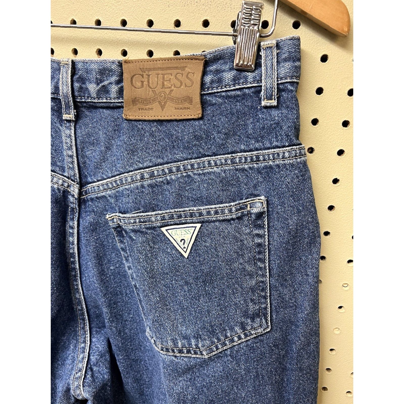 Guess VINTAGE Guess Jeans Mens 31x31 Tapered Cotton Blue Denim 10075-30 7 Pocket Jeans Size US 31 - 3 Thumbnail