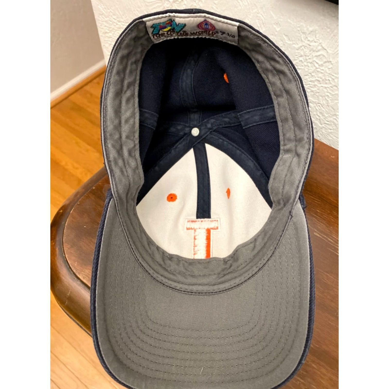 Top Of The World VINTAGE Top of the World Illinois Fighting Illini Navy Baseball Cap Hat 7 1/4 Mens Blue fears Size US M / EU 48-50 / 2 - 3 Thumbnail