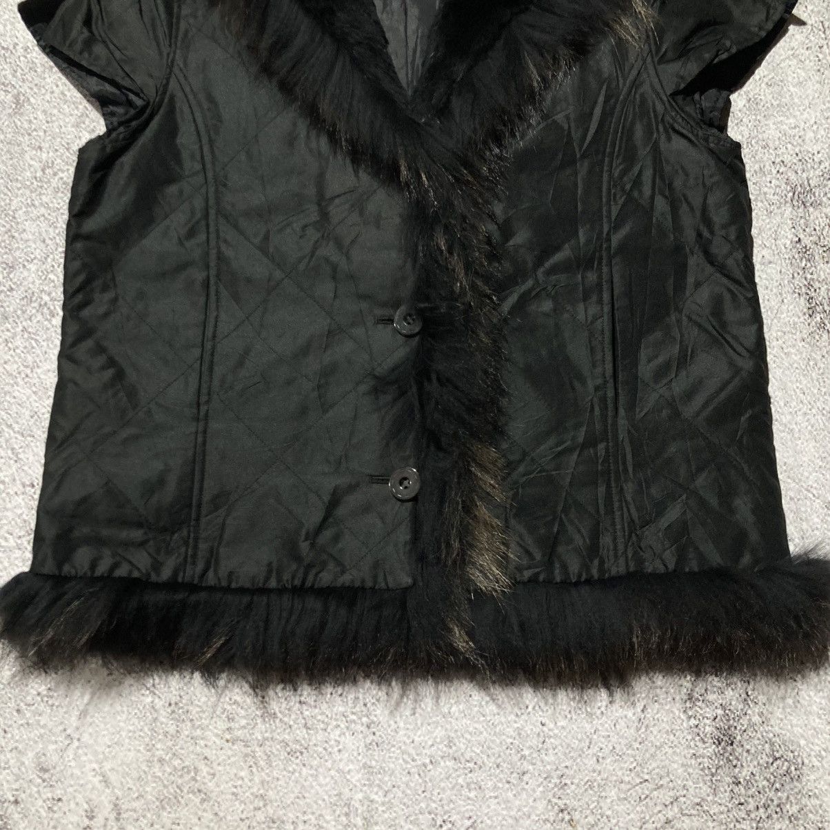 Japanese Brand 2000s Japanese Brand Trim Fur Vest Jacket Vkei Gothic Grunge Size US L / EU 52-54 / 3 - 9 Thumbnail