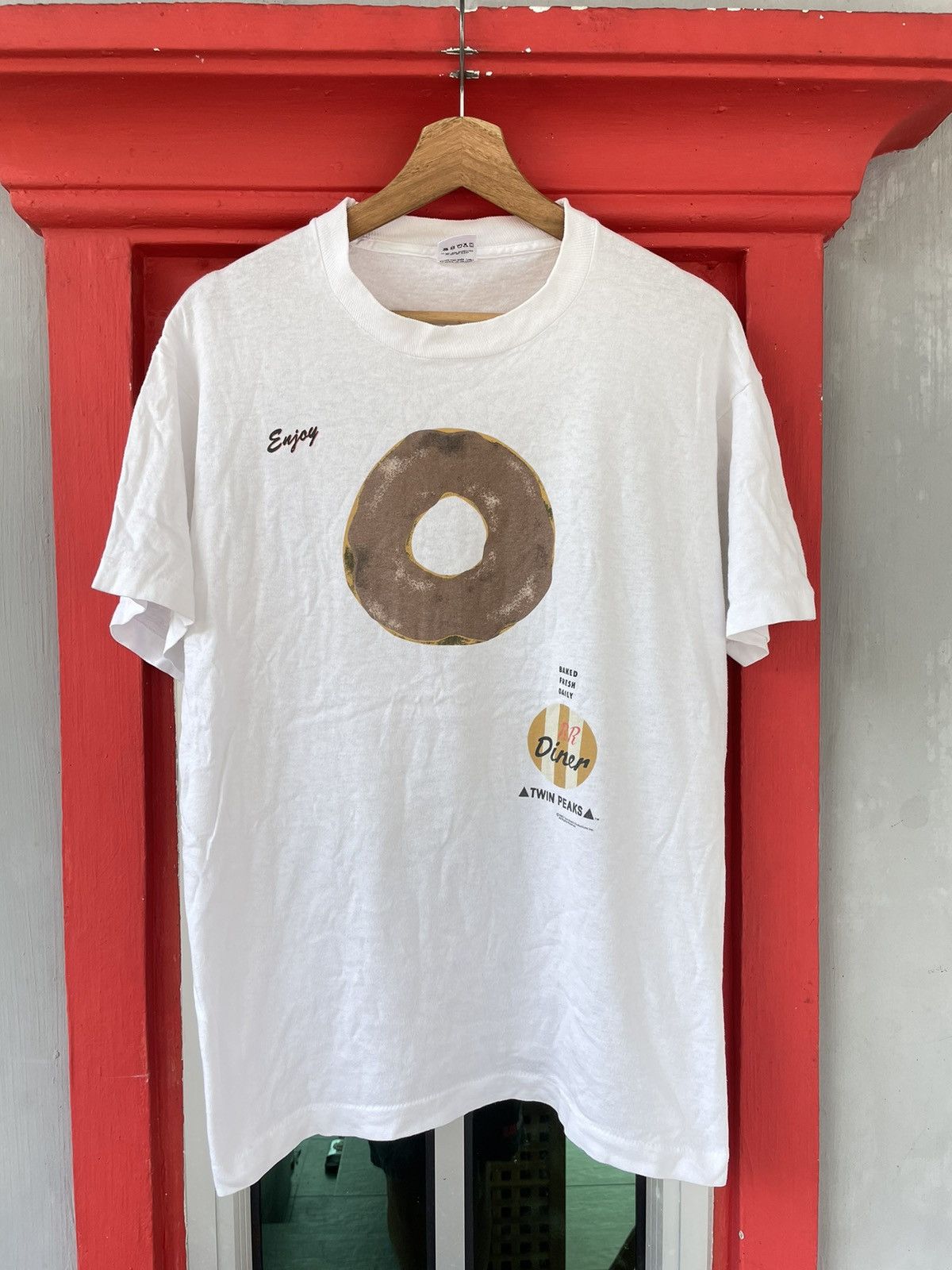 image of Movie x Vintage 90's Twin Peaks Tv Series Tshirt in White, Men's (Size Large)