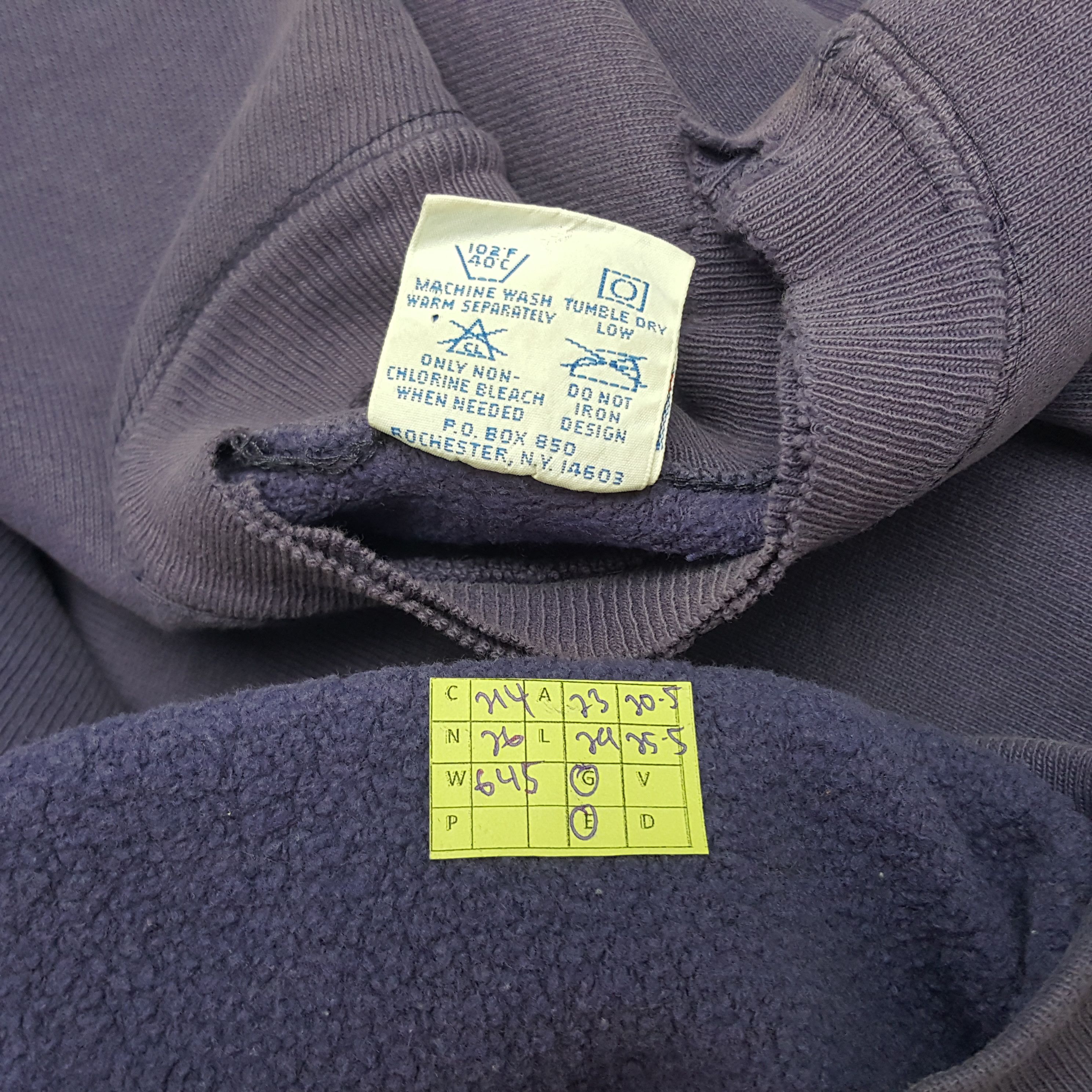 Champion × Vintage Vintage Champion Reverse Weave Distressed Sweatshirt Size US L / EU 52-54 / 3 - 8 Thumbnail