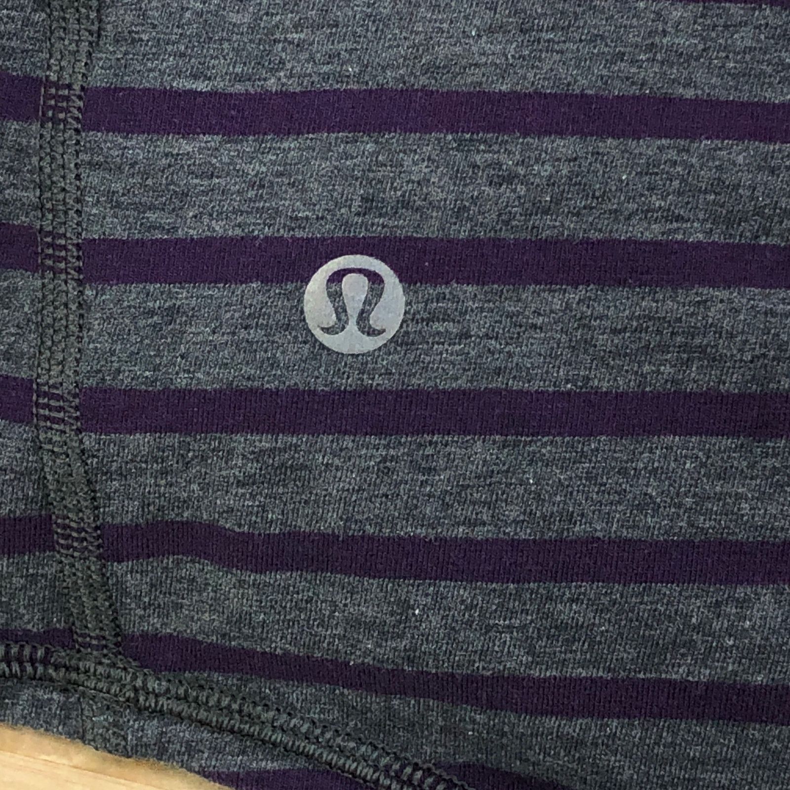 Lululemon Lululemon Size L Shirt Henley Long Sleeve Stripe Gray Purple Size US L / EU 52-54 / 3 - 17 Thumbnail