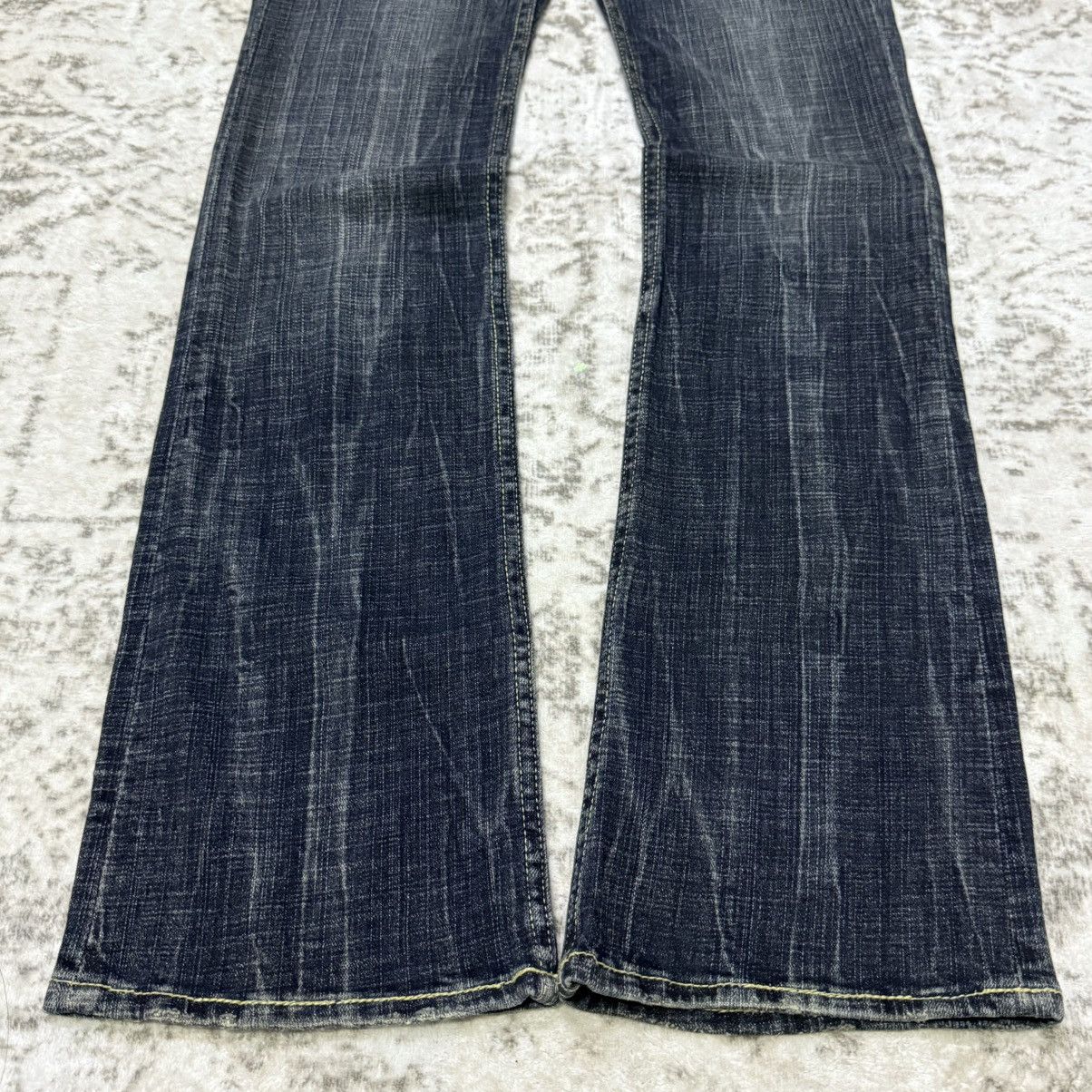 Tornado Mart Oririn Japan Studded Hairy Leopard Details Flared Jeans Size 27" / US 4 / IT 40 - 7 Thumbnail