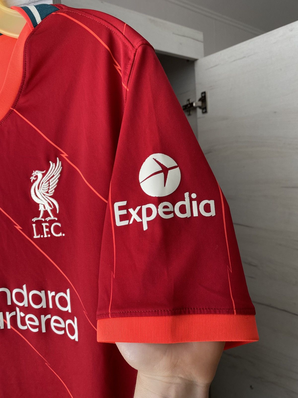 Nike Liverpool FC Nike Home Jersey Size L 2021/22 Size US L / EU 52-54 / 3 - 4 Thumbnail