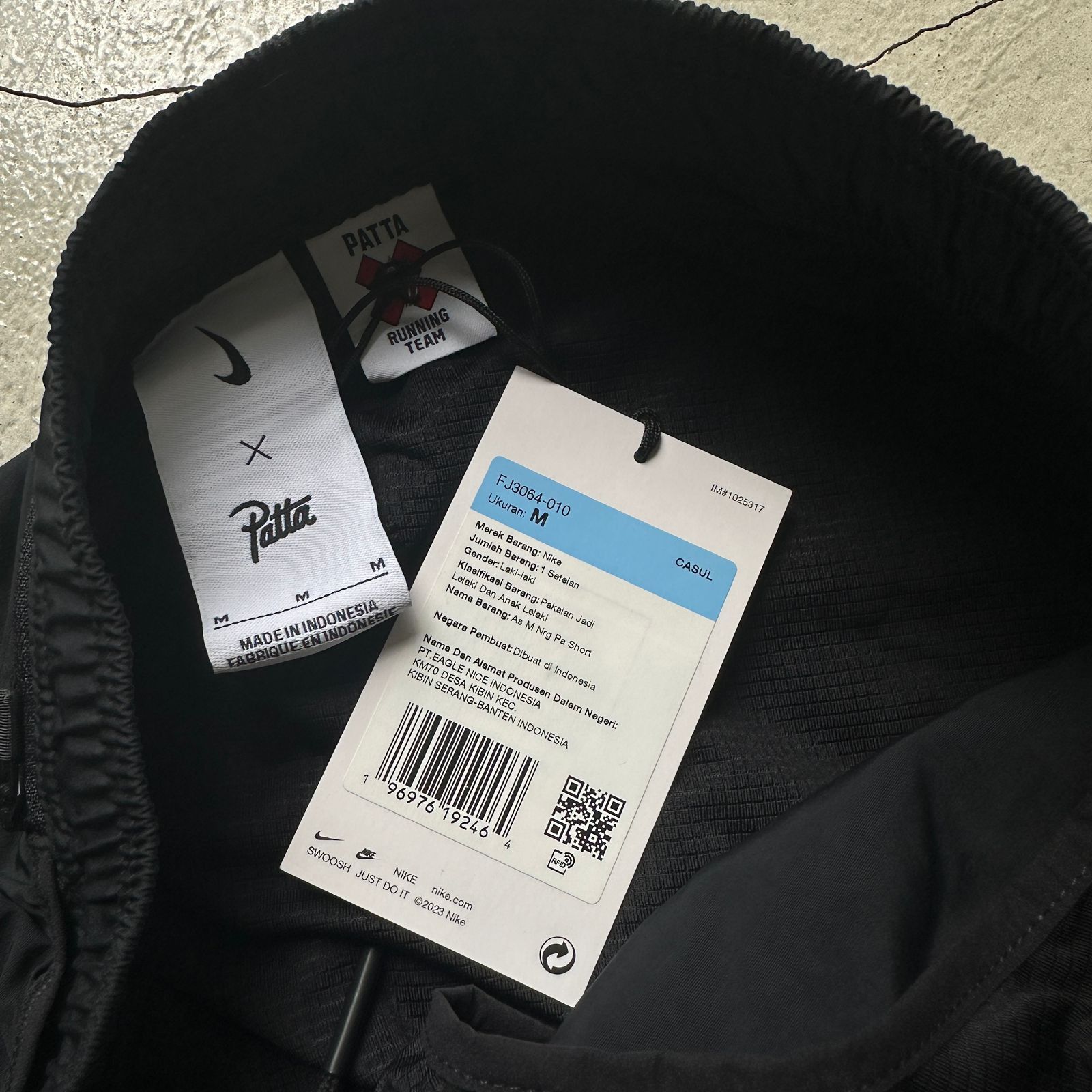 Nike Nike, x Patta Running Team Short (Black) Size US 28 / EU 44 - 8 Thumbnail