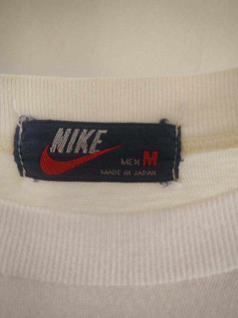 Nike Vintage 80s Nike Blue Tag Small Logo Tee Made in Japan Size US S / EU 44-46 / 1 - 6 Thumbnail