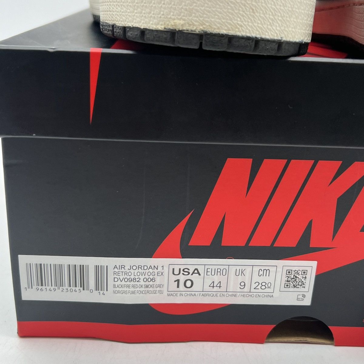 Nike Air Jordan 1 low dark smoke grey Size US 10 / EU 43 - 6 Thumbnail