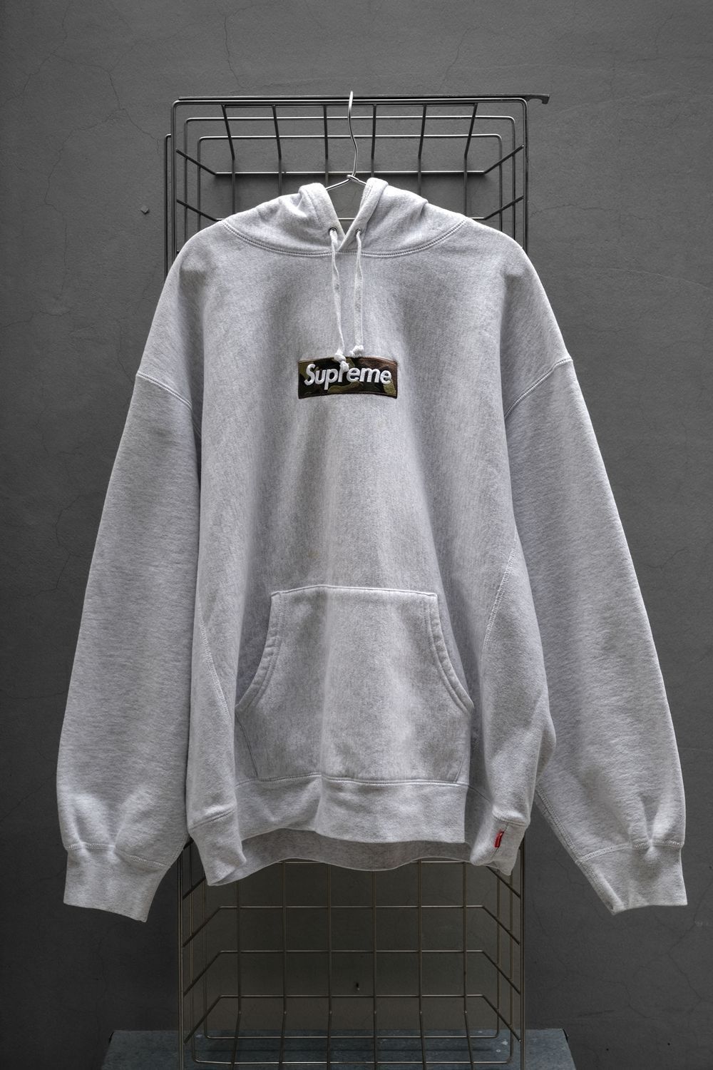 Supreme SUPREME 23F/W Camo Box Logo Hooded Sweatshirt Size US XL / EU 56 / 4 - 2 Thumbnail