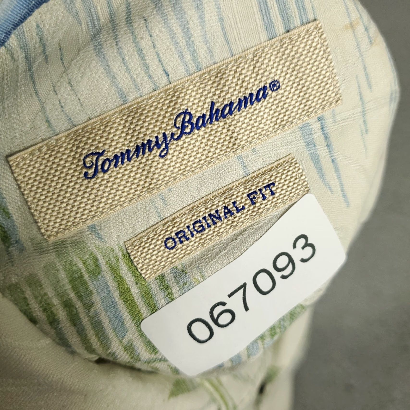 Tommy Bahama Tommy Bahama Shirt Mens Medium Beige Green Silk Hawaiian Button Up Short Sleeve Collared Beach Classic Hawaiian Shirt Mens Size US M / EU 48-50 / 2 - 8 Thumbnail