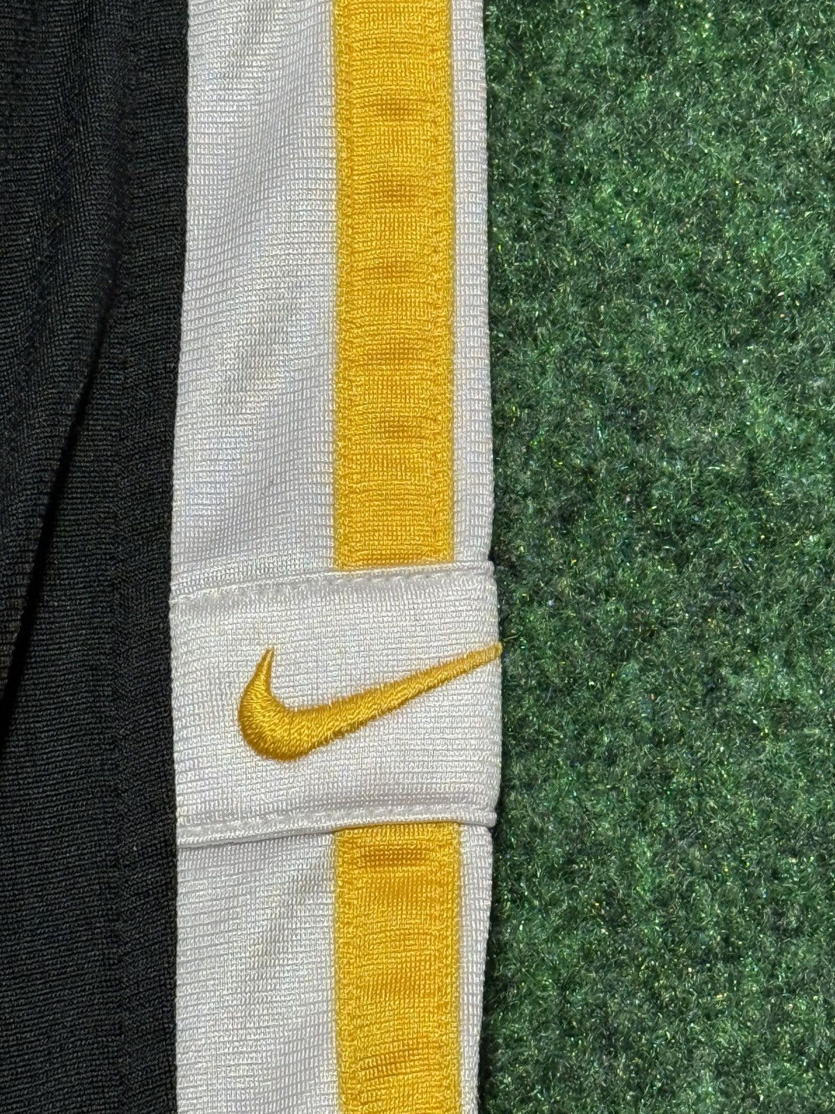 Nike Vintage Y2K Nike Silver Tag Swoosh Baggy Track Pants Size US 34 / EU 50 - 5 Thumbnail