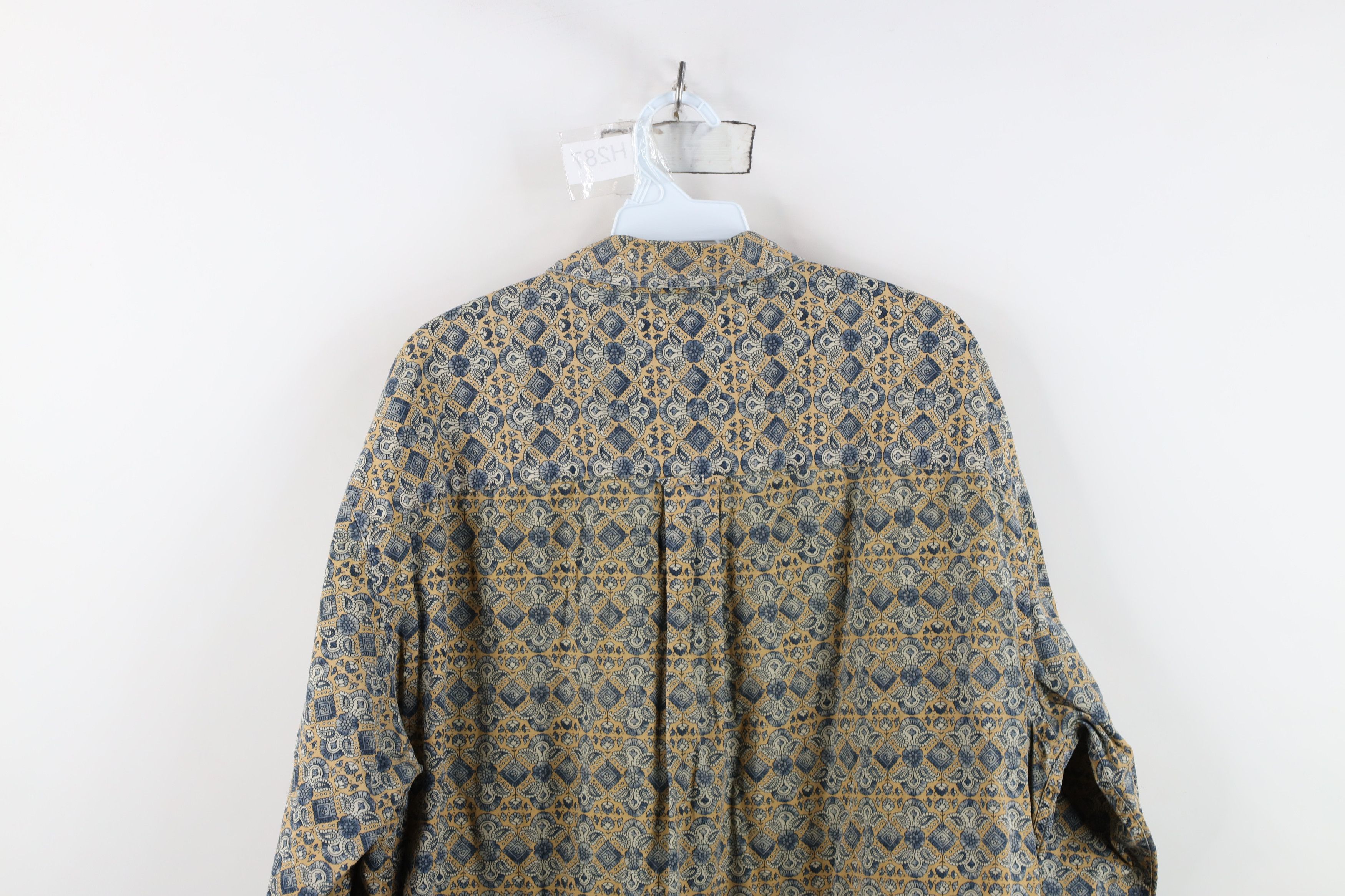 Vintage Vintage 90s Streetwear Flower Paisley Button Down Shirt Size US XL / EU 56 / 4 - 11 Thumbnail