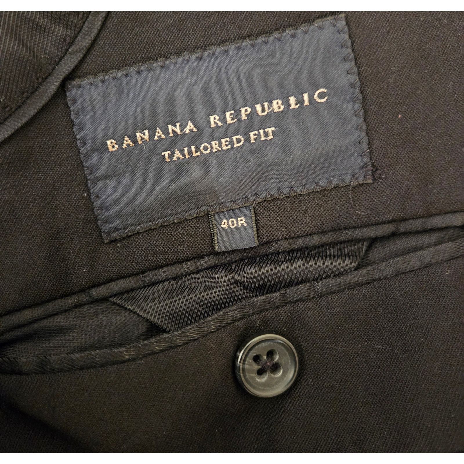 Banana Republic Banana Republic Tailored Fit Black Blazer - Size 40R Size US M / EU 48-50 / 2 - 6 Thumbnail
