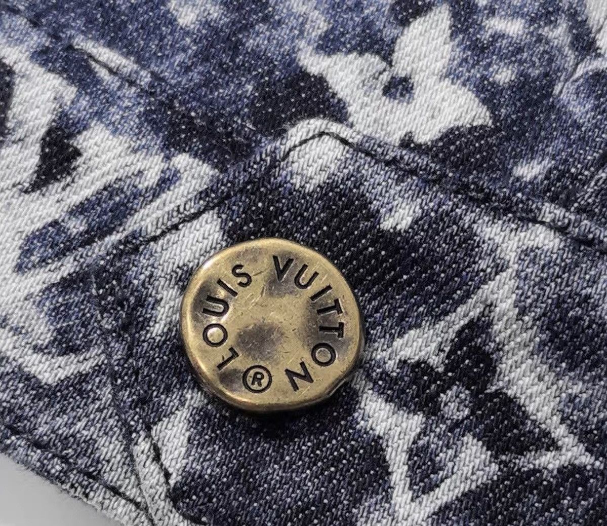 Louis Vuitton Louis Vuitton 54 Distinct Monogram Denim Jacket Dark Blue Size US L / EU 52-54 / 3 - 4 Thumbnail