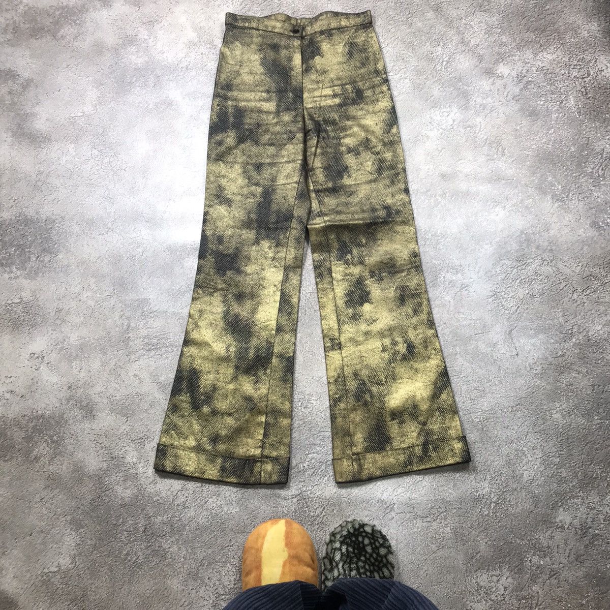 Vintage Vintage Y2K Baggy Cargo Pants Thrashed Camo Streetwear 28 Size 28" / US 6 / IT 42 - 1 Thumbnail