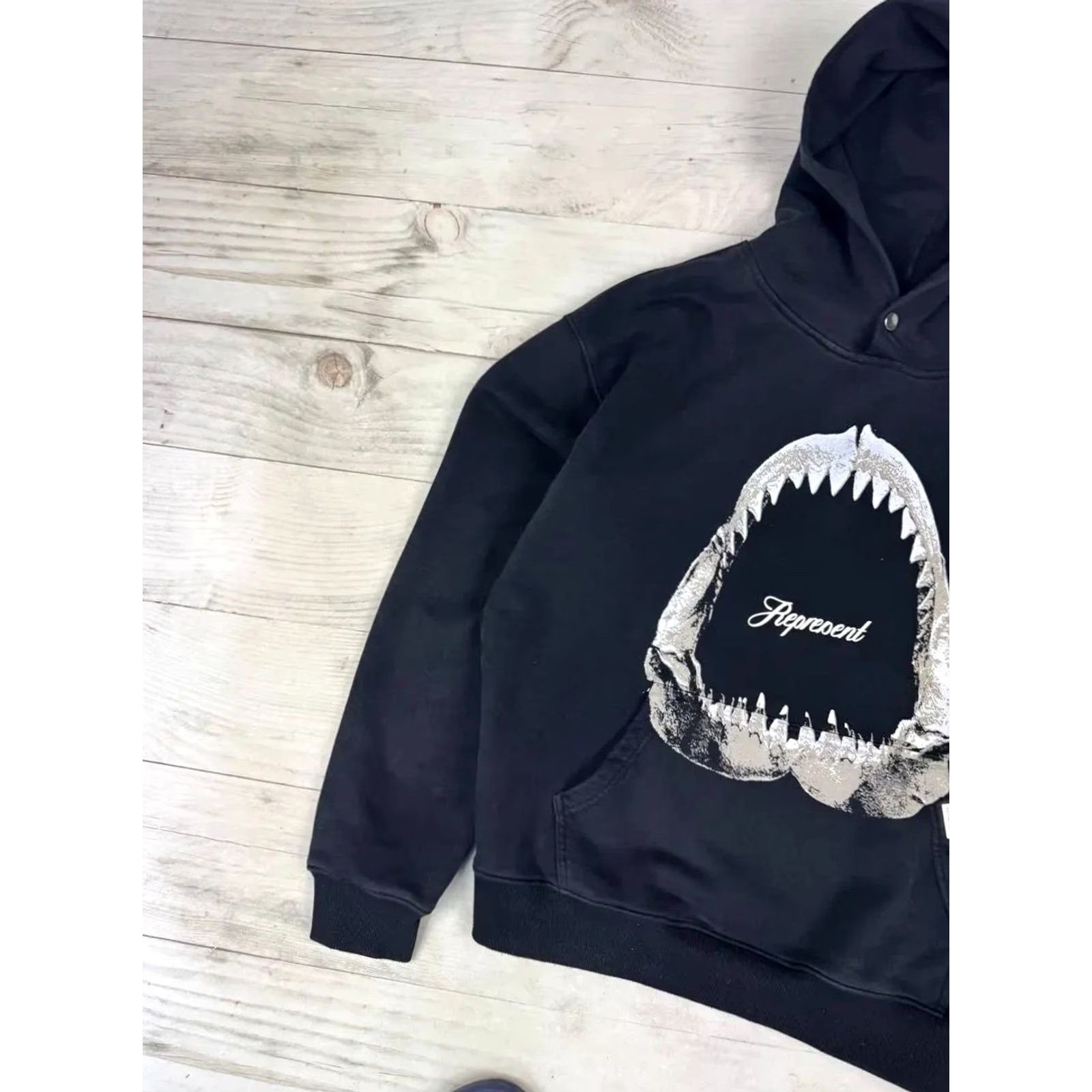 Vintage Represent Shark Jaws Hoodie Men L black Shirt Mens XS? Size US L / EU 52-54 / 3 - 4 Thumbnail
