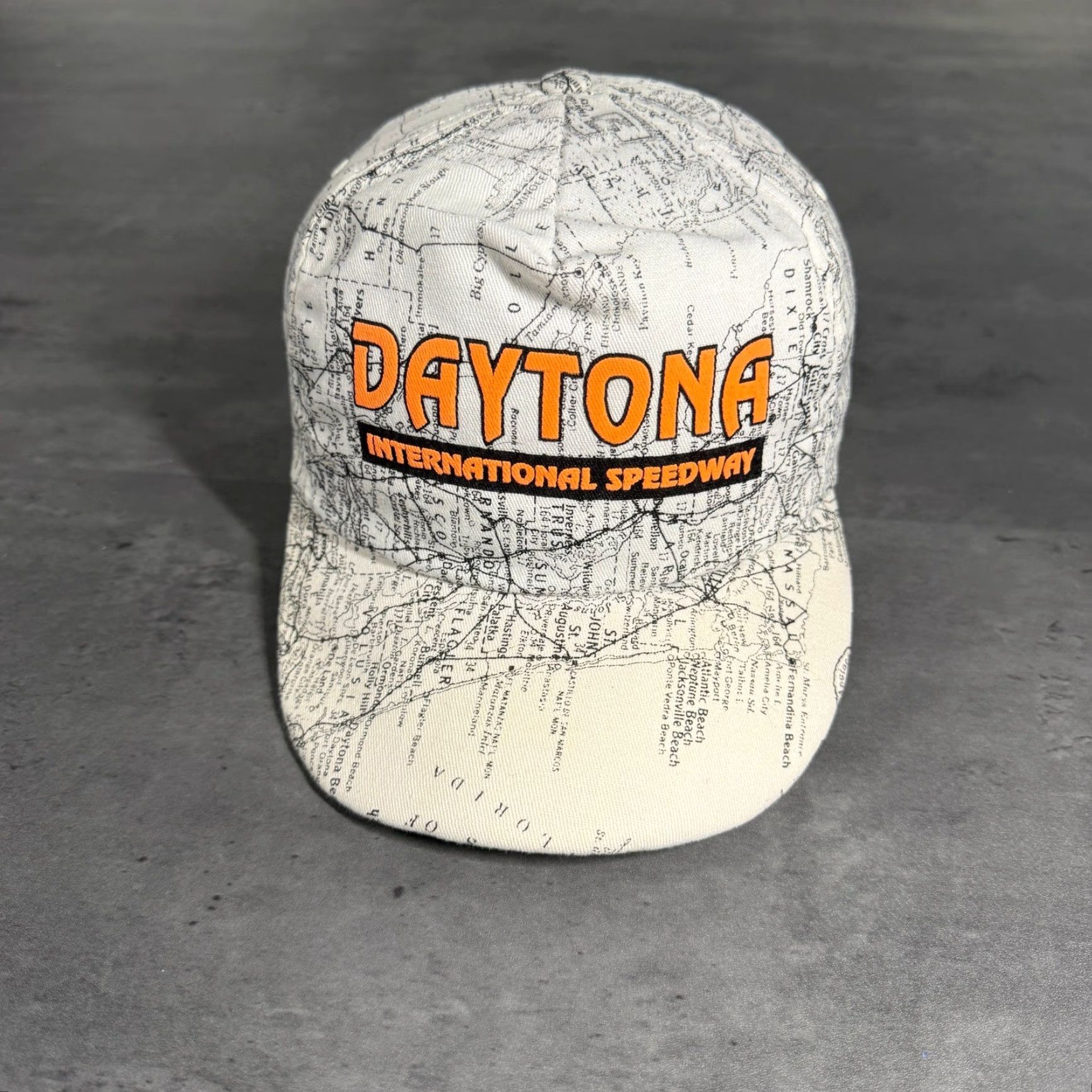Vintage VINTAGE Daytona International Speedway Map Print Snapback Hat Men One Size White Adjustable Snapback USA Swingster Size ONE SIZE - 2 Thumbnail