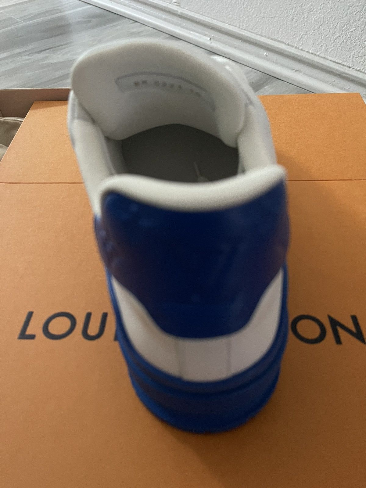 Louis Vuitton 2021 Louis Vuitton Trainer Low 'Signature - White Blue' Size US 11 / EU 44 - 14 Thumbnail