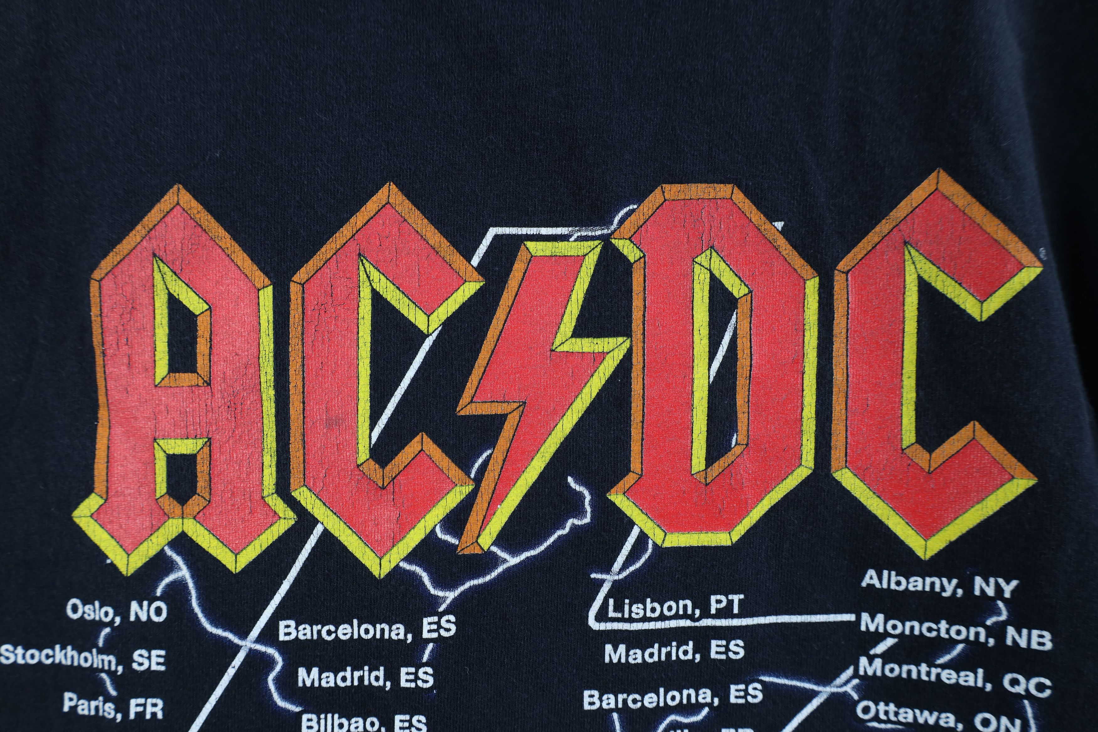 Vintage Vintage Y2K 2009 Ice World Tour ACDC Band T-Shirt Black Size US M / EU 48-50 / 2 - 11 Thumbnail