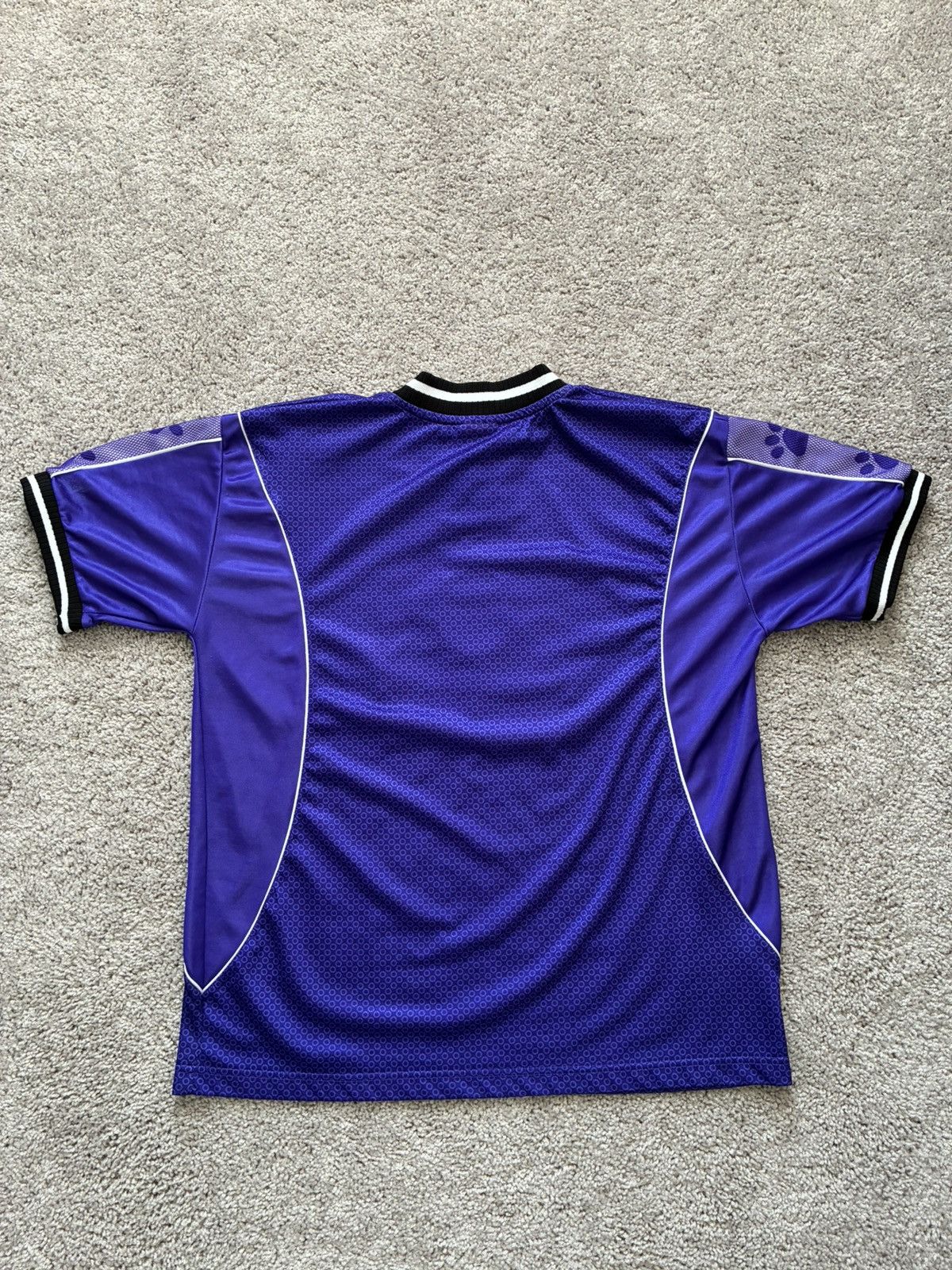 Other 1997/1998 Real Madrid Away Kit Size US M / EU 48-50 / 2 - 2 Thumbnail