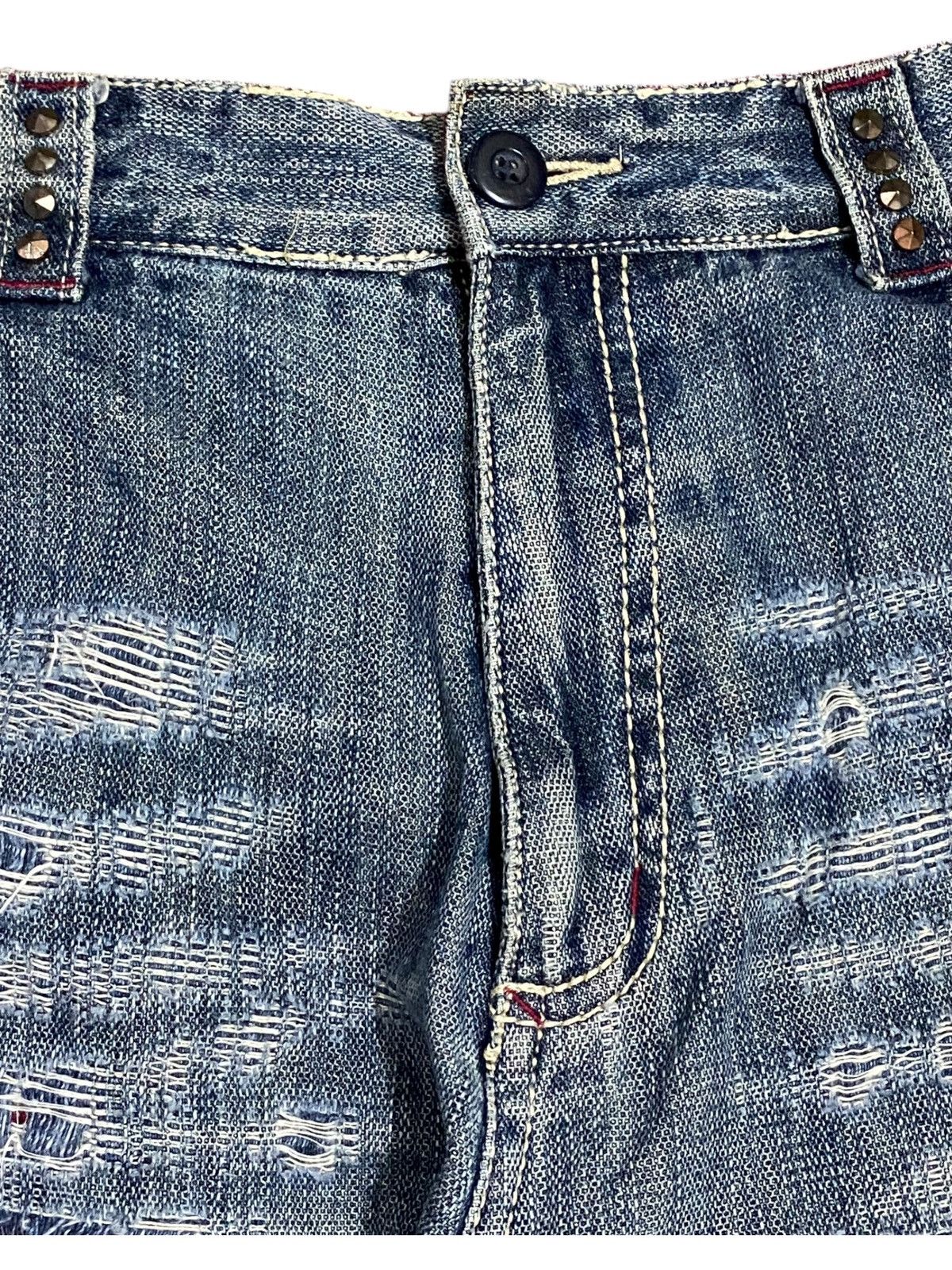 Japanese Brand Vintage Japanese Brand Blue Wash Distressed Punk Baggy Jeans Size US 34 / EU 50 - 9 Thumbnail