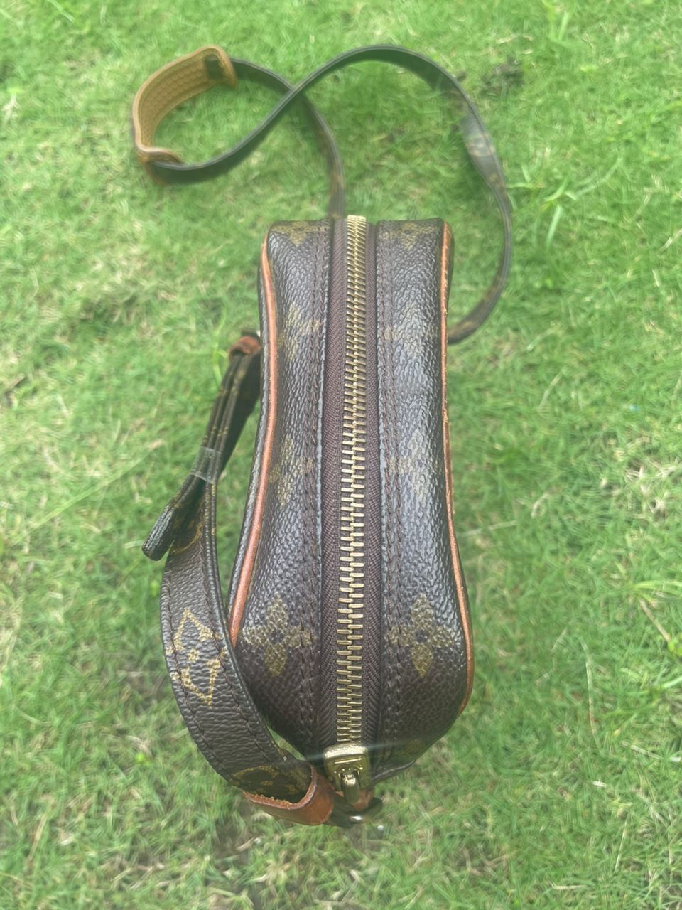Louis Vuitton Authentic Louis Vuitton Danube Sling Crossbody Bag Size ONE SIZE - 5 Thumbnail