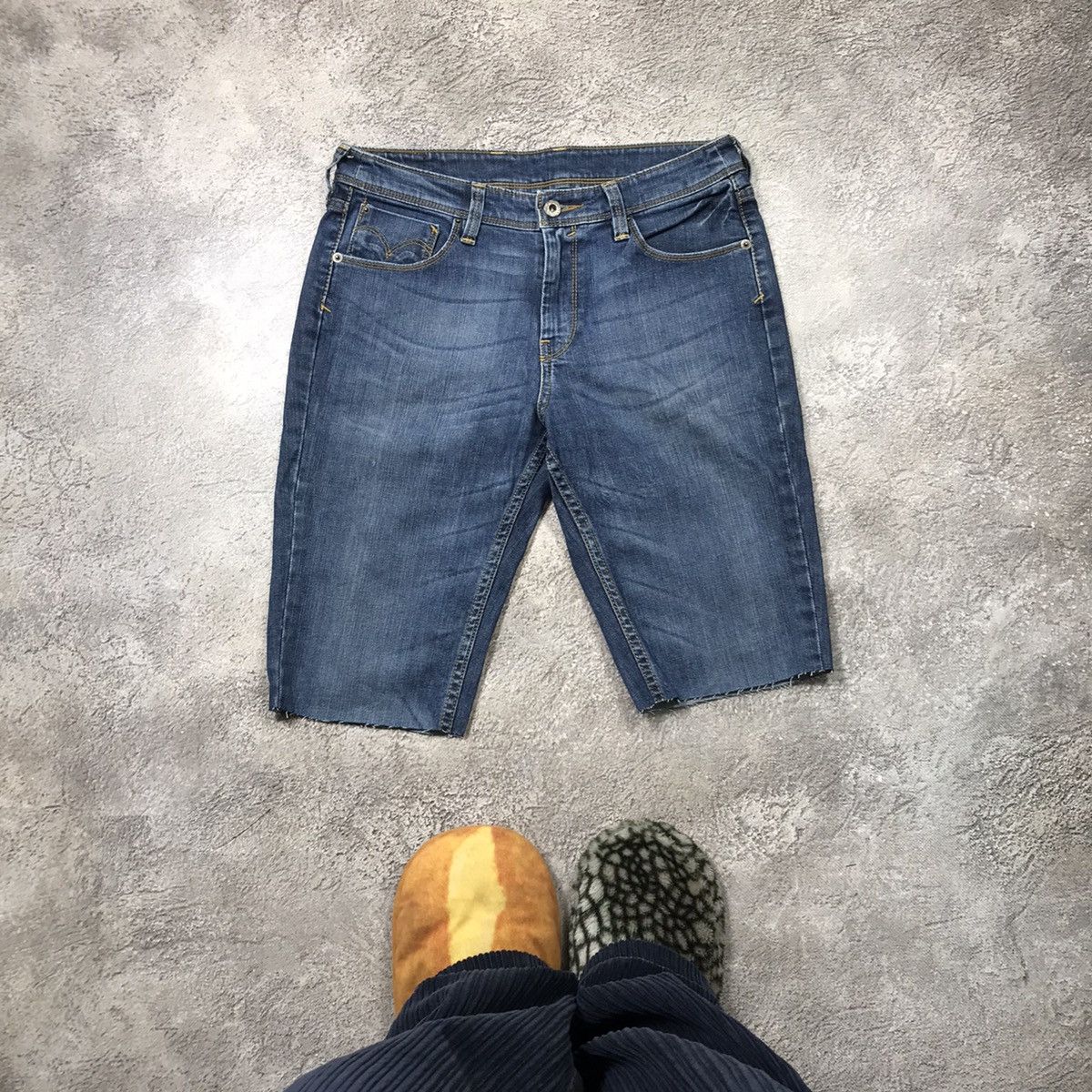Vintage Vintage 90s Levis Relaxed Fit Shorts Streetwear Y2K Faded 30 Size US 30 / EU 46 - 3 Thumbnail