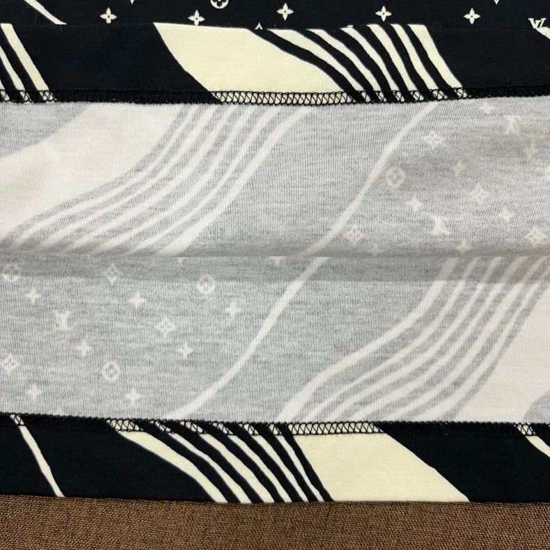 Louis Vuitton Louis Vuitton Black full print short sleeve Size US XS / EU 42 / 0 - 5 Thumbnail