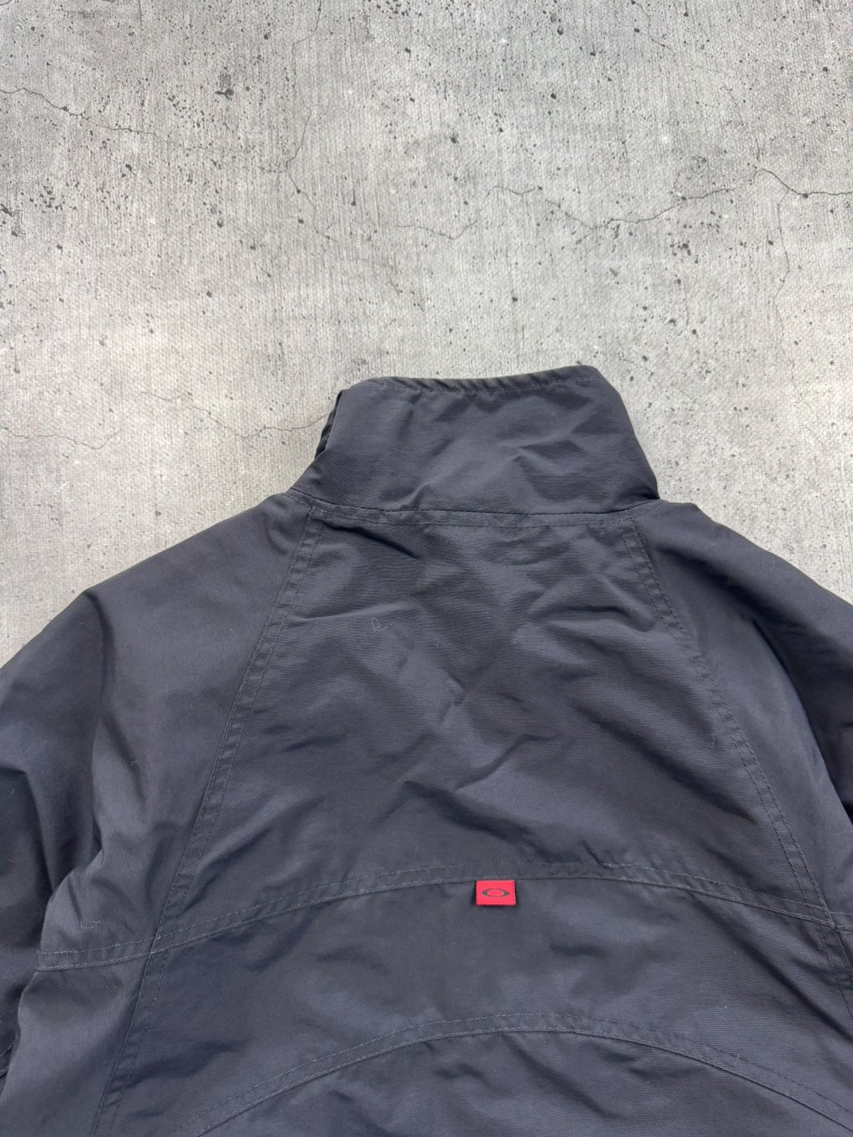 Oakley Vintage Oakley Jacket Streetwear Y2k Style Hype Surf Style Size US M / EU 48-50 / 2 - 12 Thumbnail