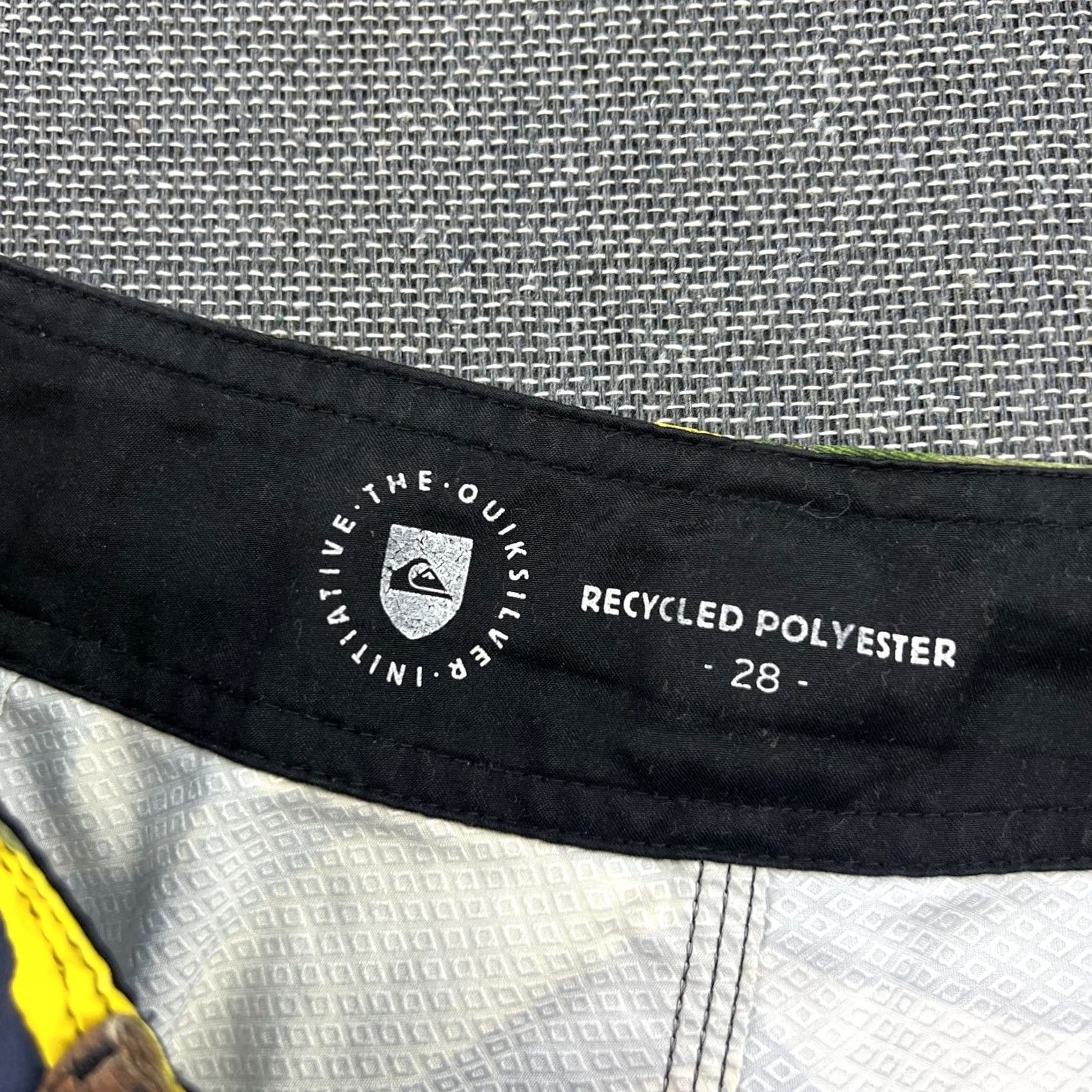 Quiksilver VINTAGE Quiksilver Board Shorts Mens Size 28 Drawstring Camo Flying Fortress Size US 28 / EU 44 - 3 Thumbnail