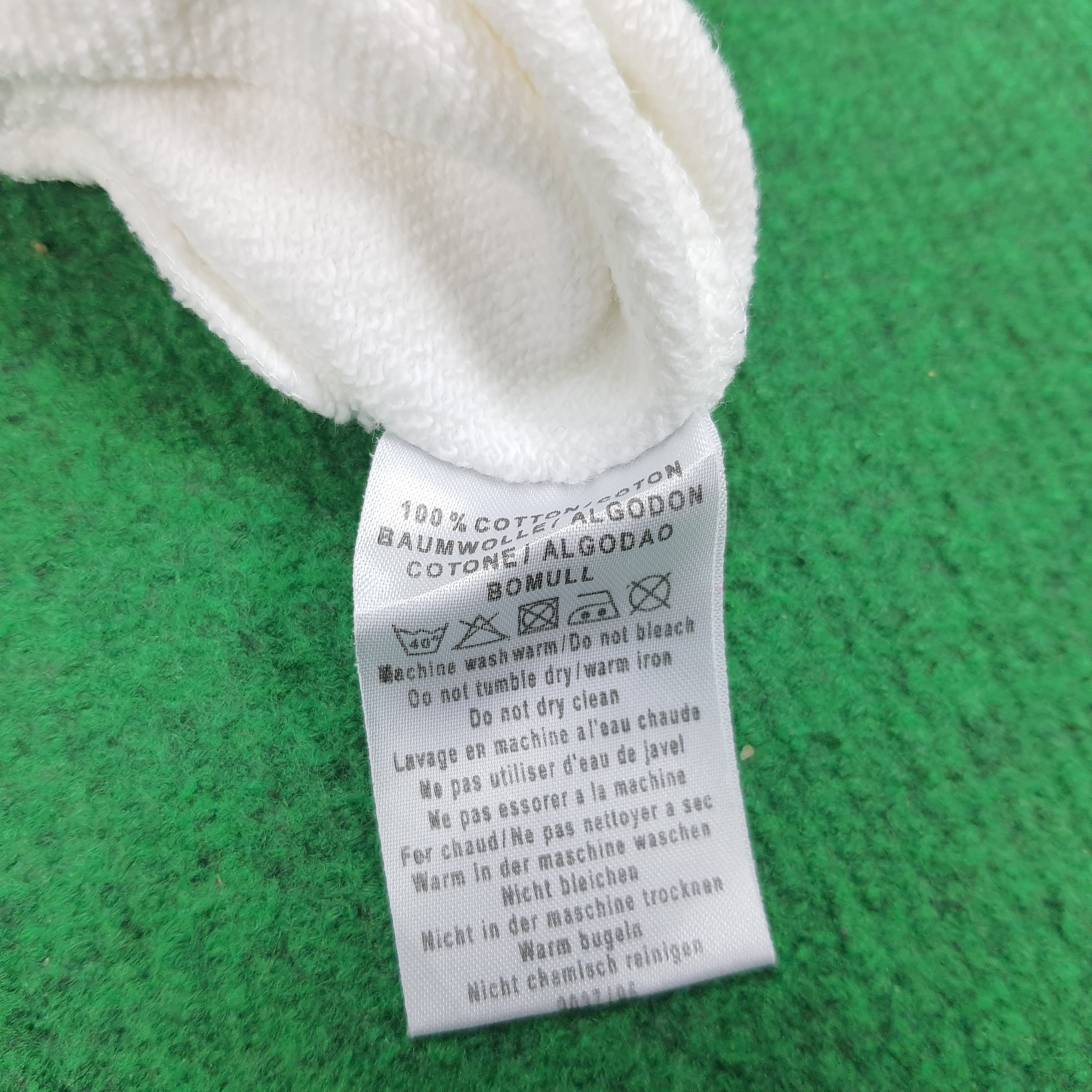 Burberry × Vintage Vintage Burberrys of London Spell Out Sweatshirt Size US M / EU 48-50 / 2 - 7 Thumbnail