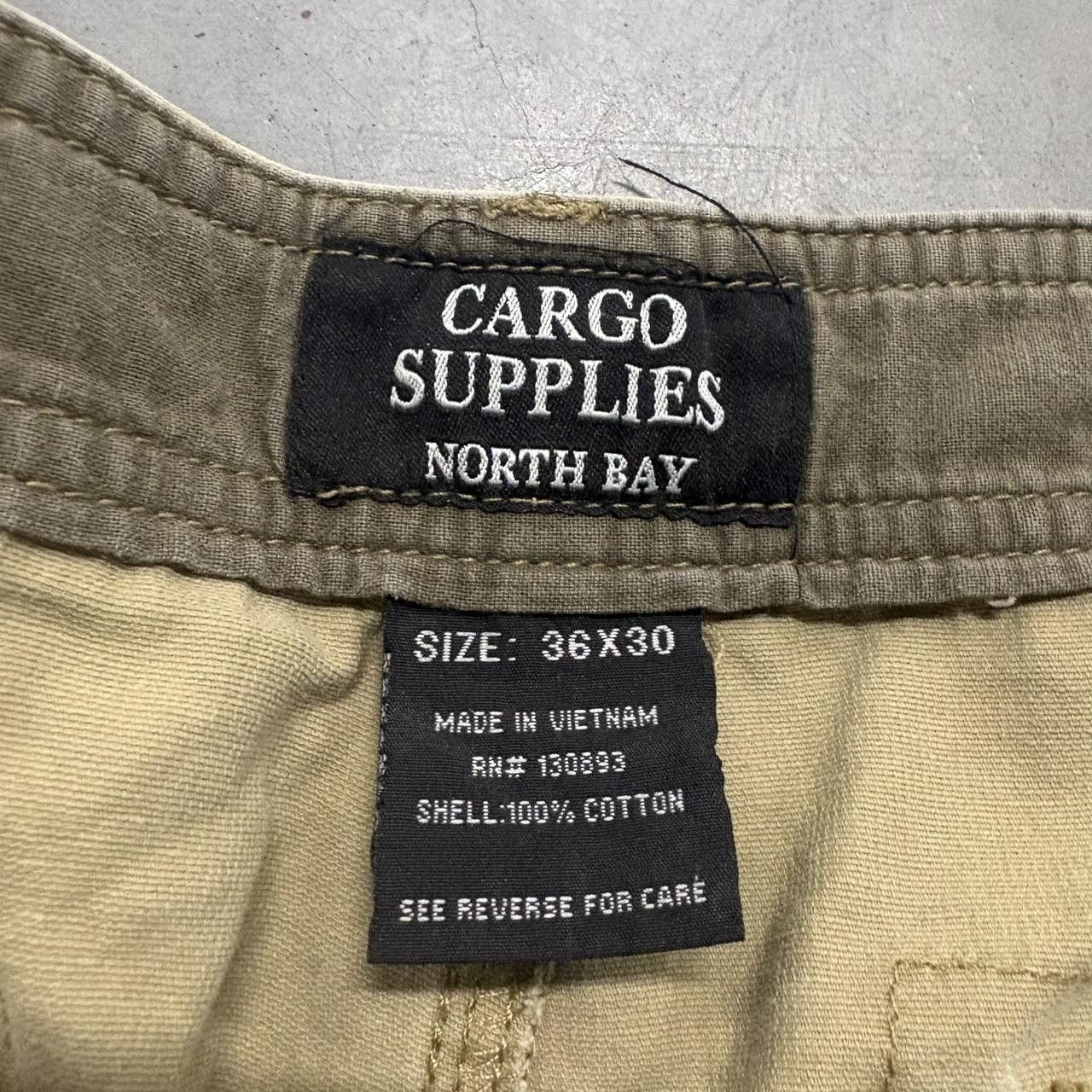 Vintage Crazy Vintage Y2K/2000s Baggy Khaki Cargo pants with minor staining! Size US 36 / EU 52 - 7 Thumbnail
