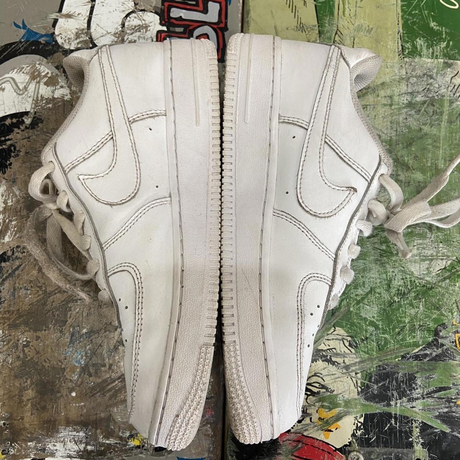 Nike Nike Air Force 1 kids white sneakers size 5.5y Size US 5.5 / EU 38 - 4 Thumbnail