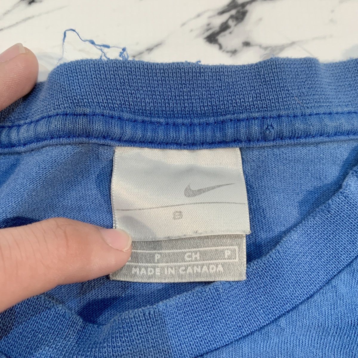 Nike Nike Graphic Tee Y2K Vintage 2000s Size Small Textured Blue Size US S / EU 44-46 / 1 - 6 Thumbnail