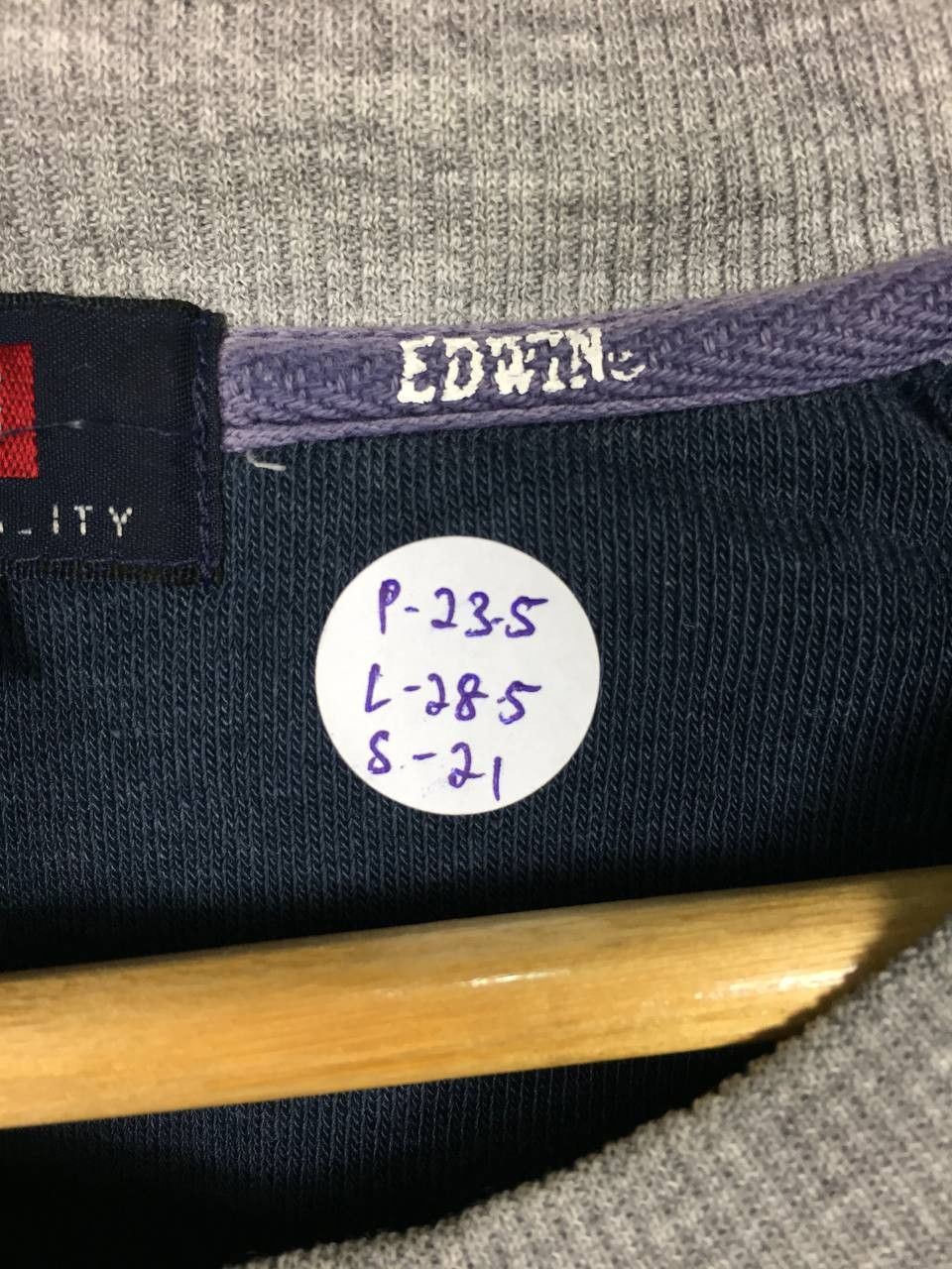 Edwin × Japanese Brand × Vintage Edwin Genuine Quality Embroidered Logo Longsleeve Tee Size US L / EU 52-54 / 3 - 9 Thumbnail
