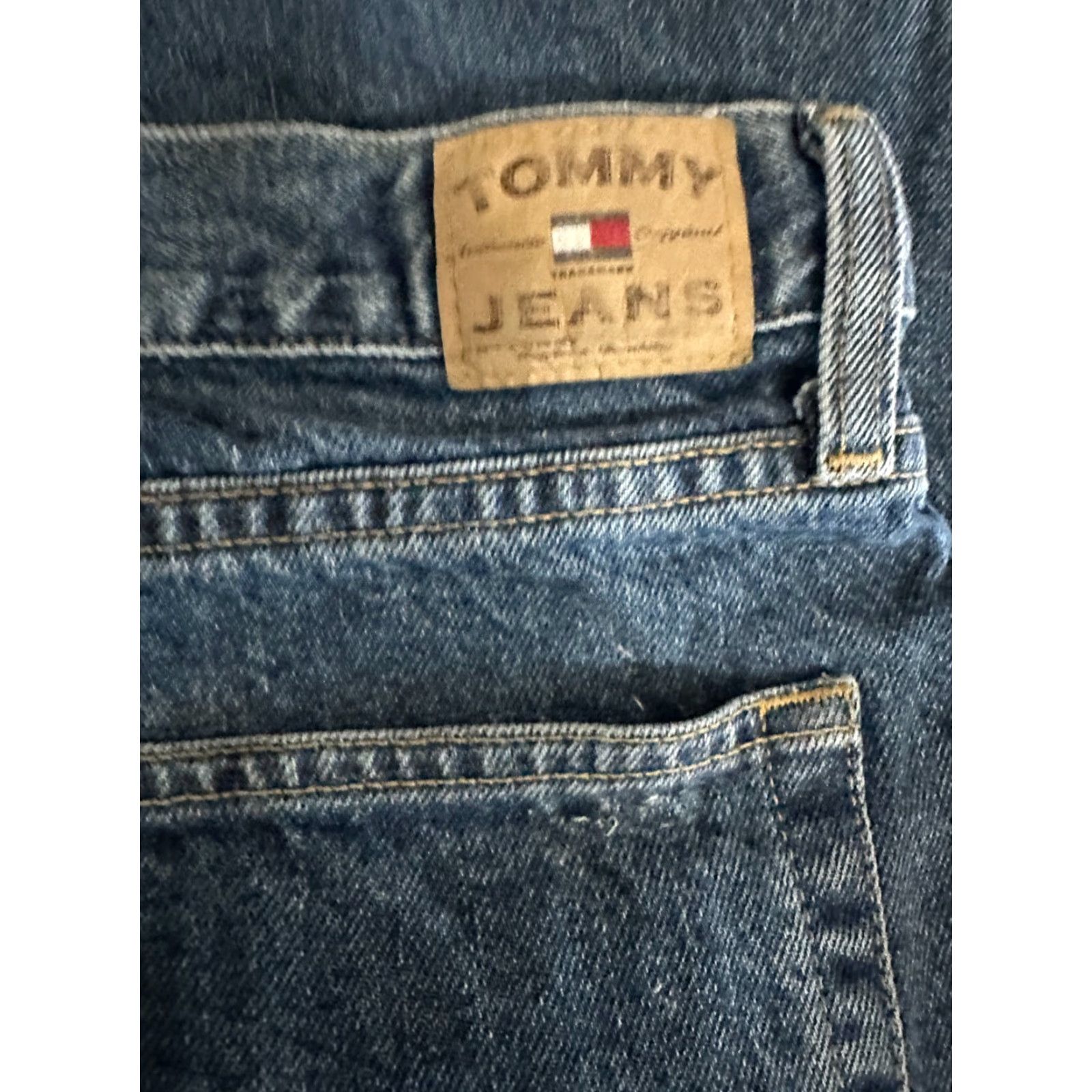 Tommy Hilfiger Tommy Hilfiger Jeans Size 38x32 Blue Denim Classic Fit Men Medium Wash Distressed 5-Pocket Denim Style Straight Belt Loops Logo Modern American Size US 38 / EU 54 - 4 Thumbnail