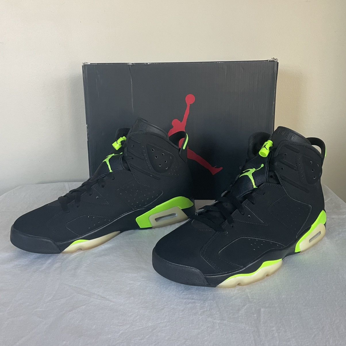 Jordan Brand × Nike Nike Air Jordan 6 Retro Electric Green Mens US Size 12 Size US 12 / EU 45 - 5 Thumbnail