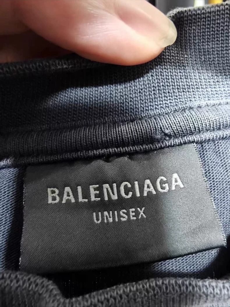 Balenciaga Balenciaga Distressed Short Sleeve Size US S / EU 44-46 / 1 - 3 Thumbnail